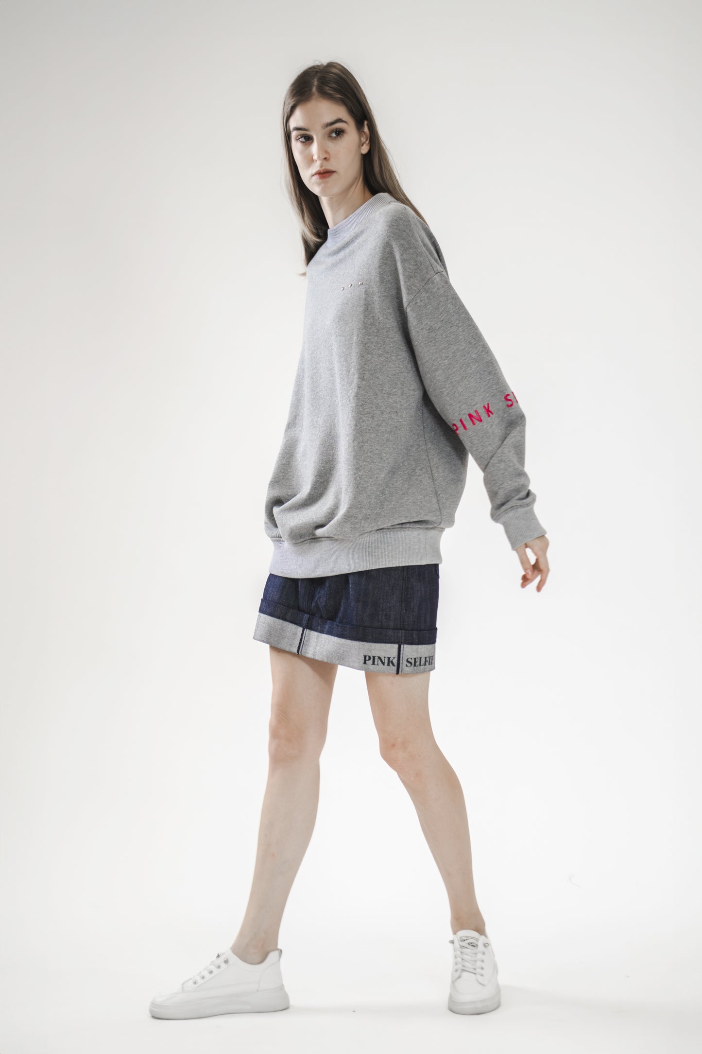 
                  
                    GRAY DROP-SHOULDER OVERSIZED SWEATSHIRT
                  
                