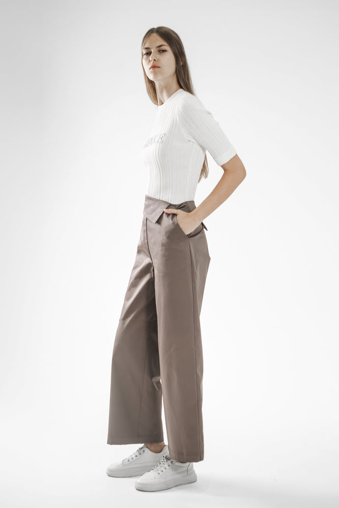 
                  
                    BROWN FLAP-STYLE COTTON TROUSERS
                  
                