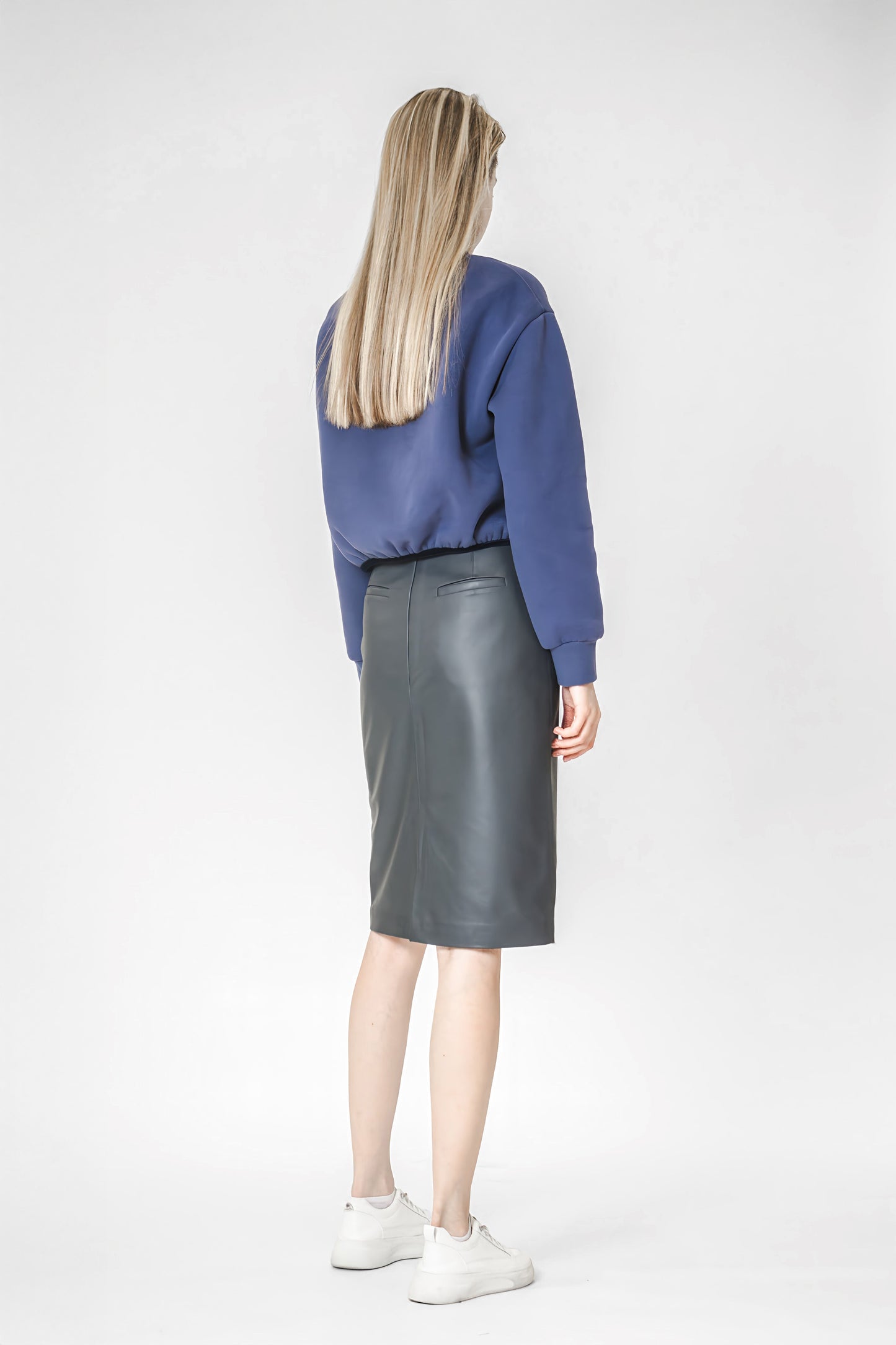 
                  
                    MOON GRAY LEATHER MID-LENGTH SKIRT
                  
                