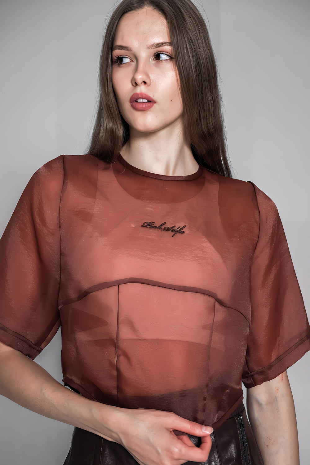 PINK BEIGE/RED BROWN LOGO EMBROIDERED CROP TOP