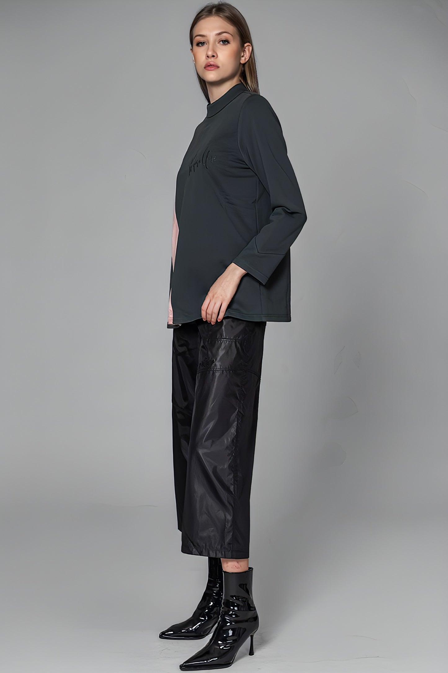 
                  
                    PURPLE/GREEN COLOR-BLOCK TURTLENECK SWEATSHIRT
                  
                