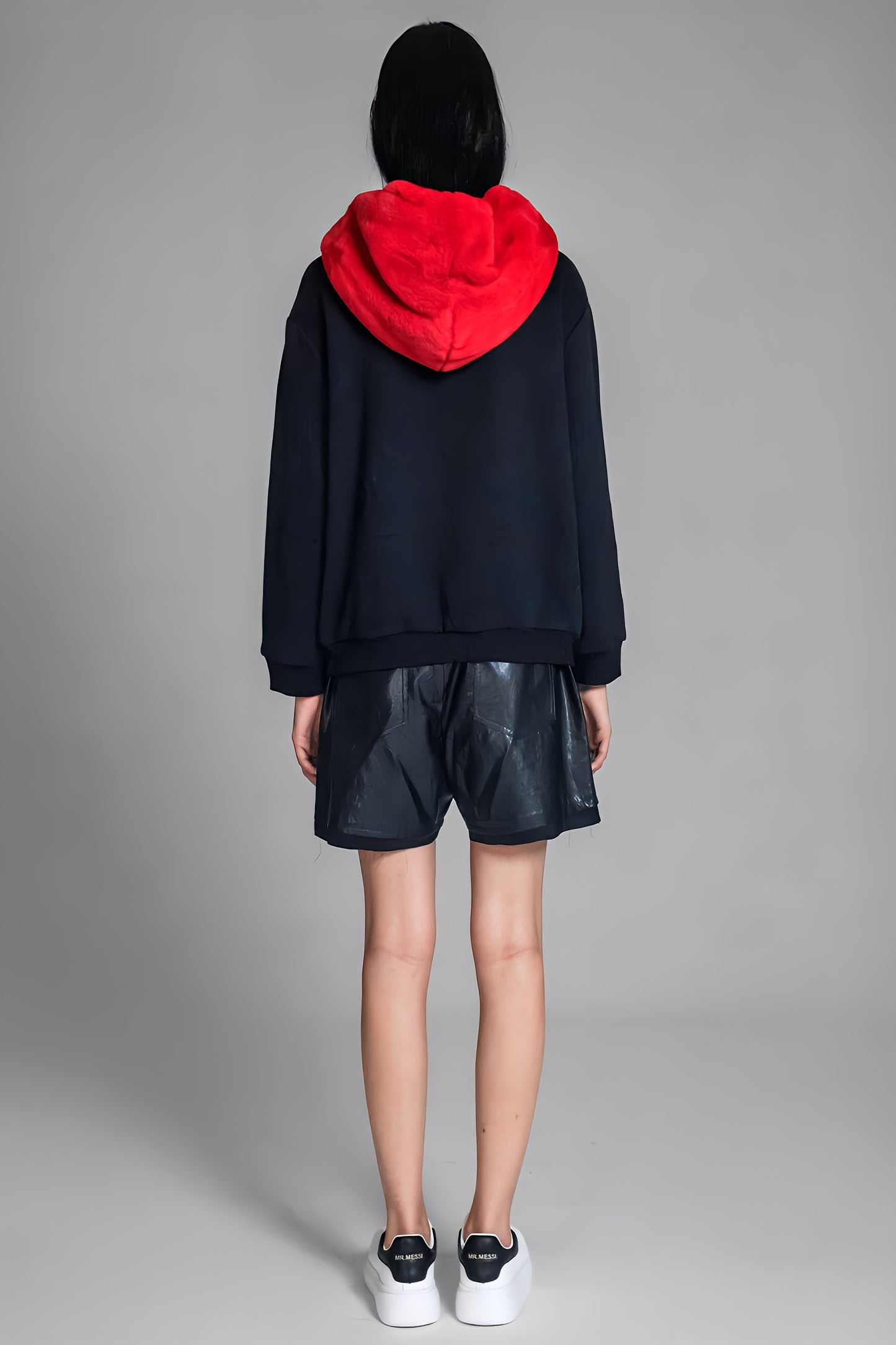 
                  
                    RABBIT FUR HOODED LONG-SLEEVE SWEATSHIRT
                  
                