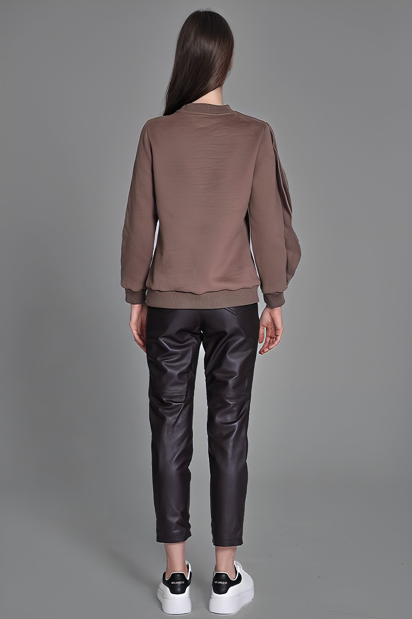 
                  
                    BLUE/BROWN PRINTED SWEATSHIRT
                  
                