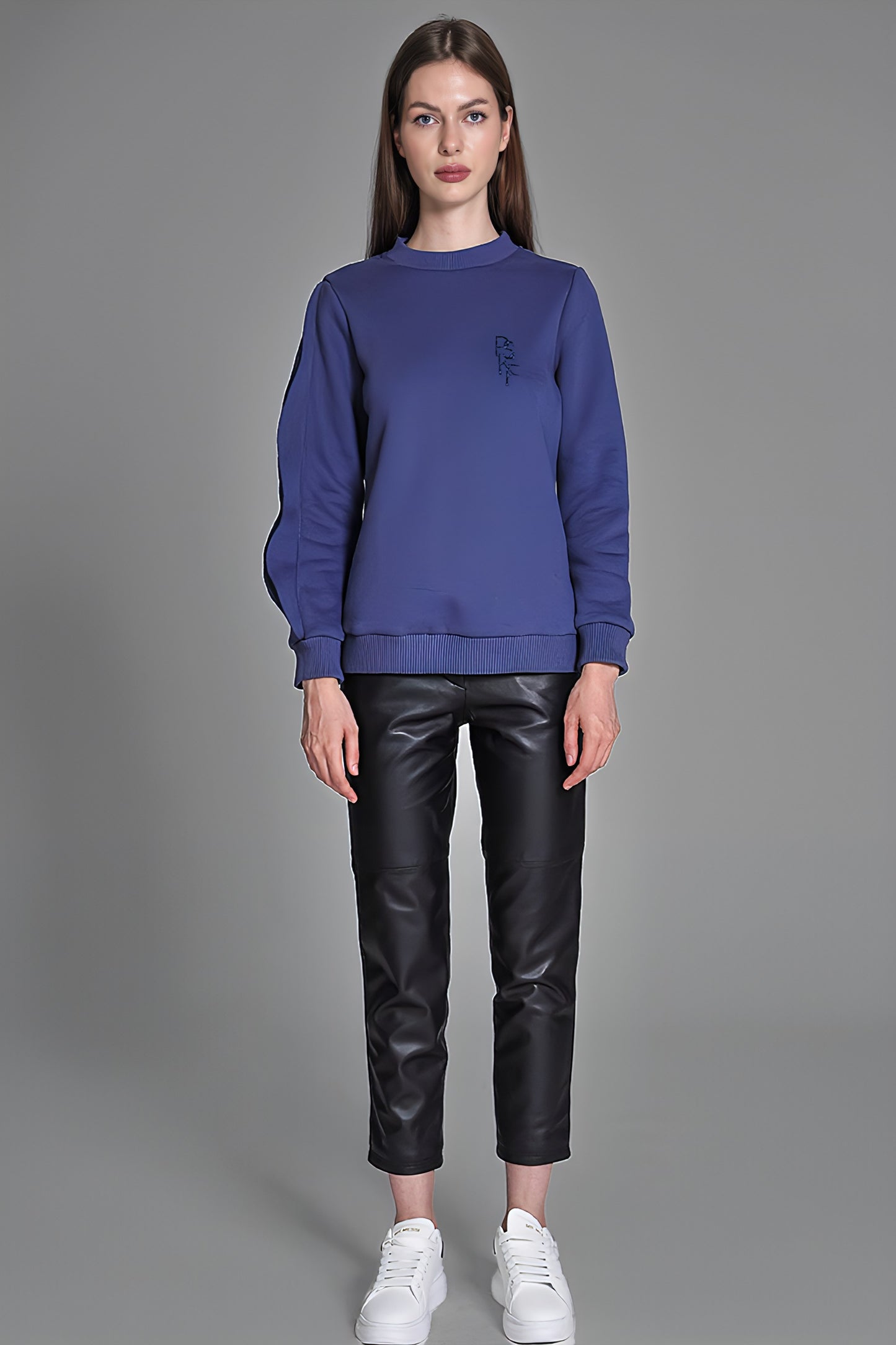 
                  
                    BLUE/BROWN PRINTED SWEATSHIRT
                  
                