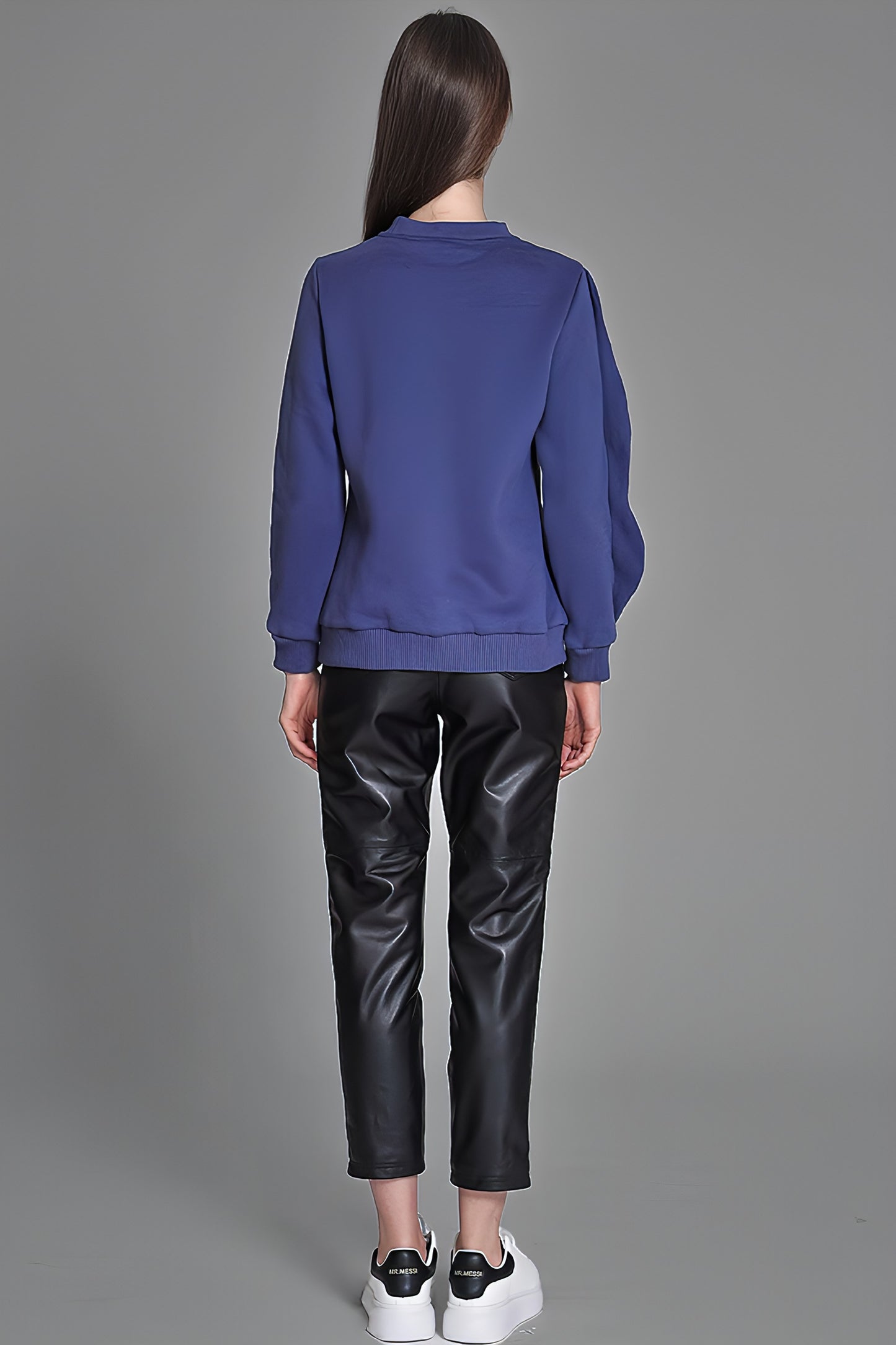 
                  
                    BLUE/BROWN PRINTED SWEATSHIRT
                  
                