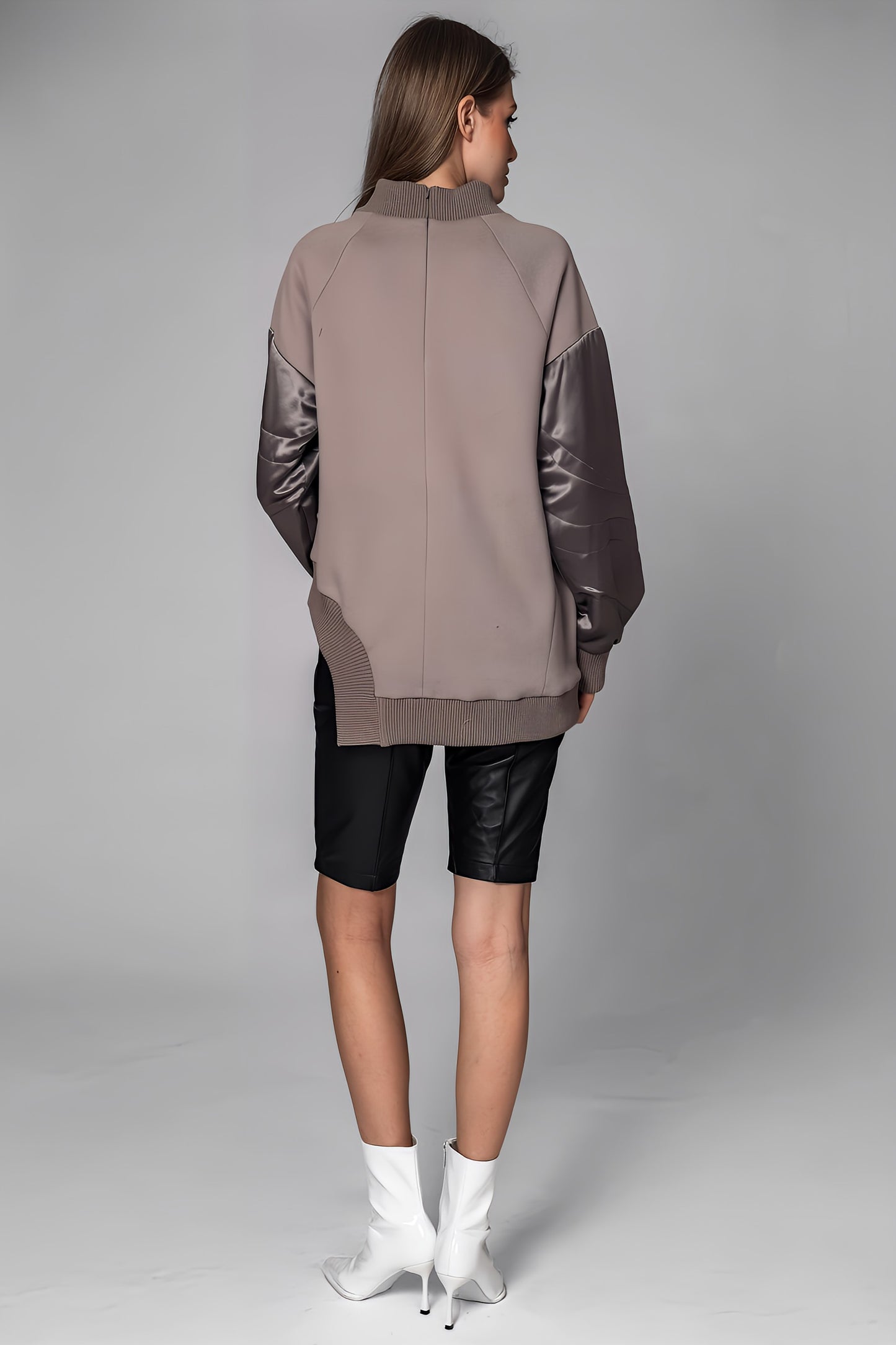 
                  
                    GRAY/DARK RED WOOL-PANELED ASYMMETRICAL T-SHIRT
                  
                
