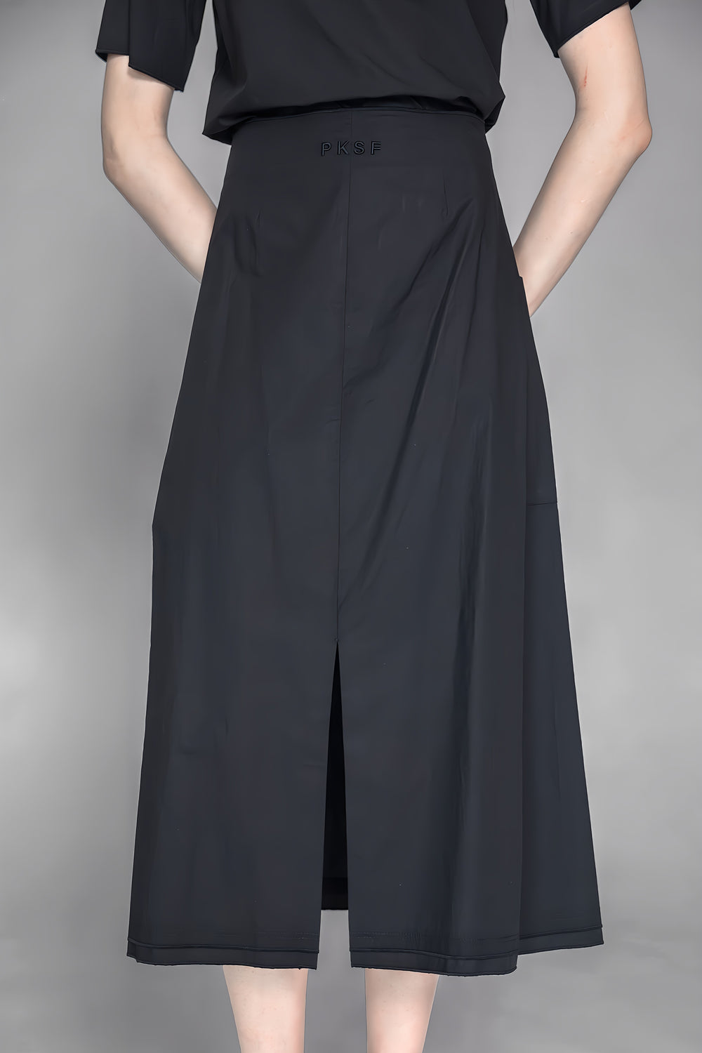 BLACK COTTON GAUZE LOGO LONG SKIRT