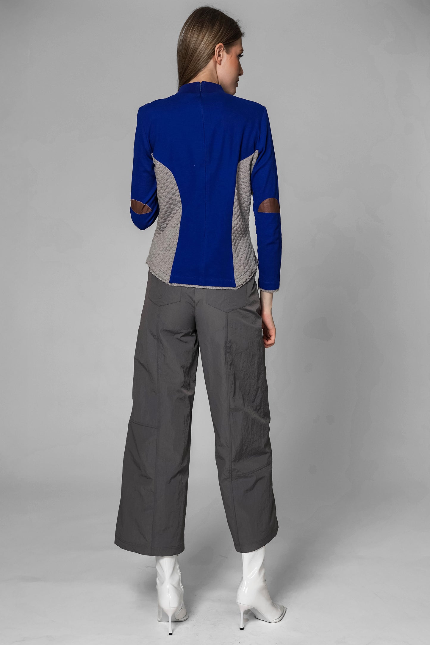 
                  
                    RED/BLUE KNIT HIGH-NECK FITTED TOP
                  
                
