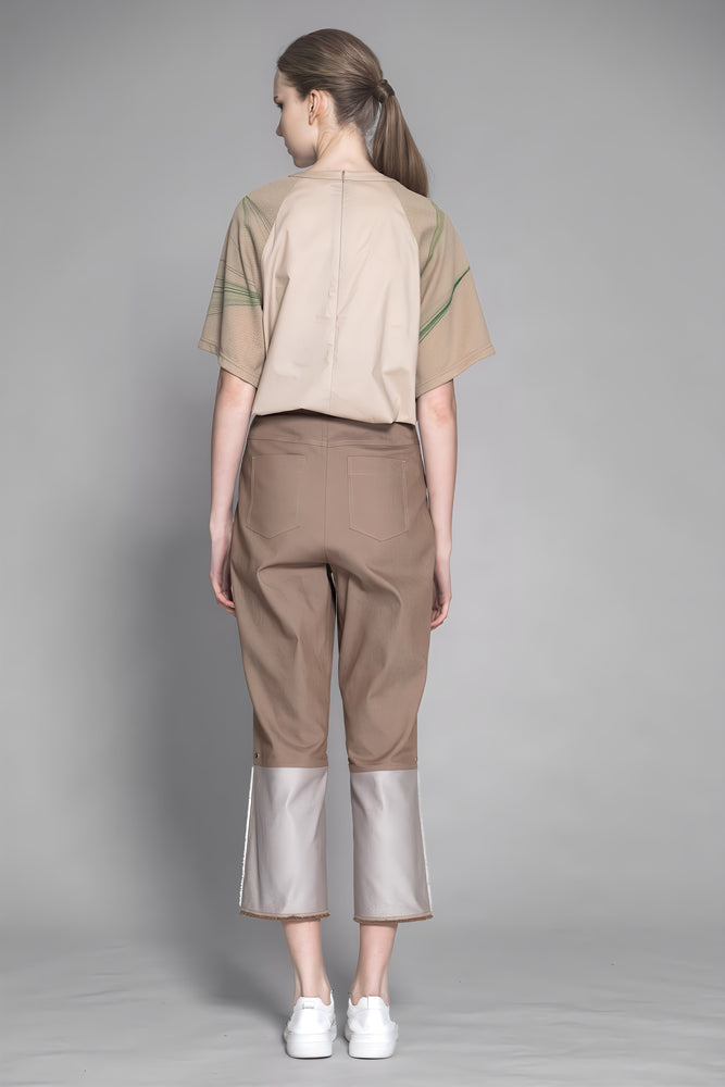 
                  
                    BROWN/BLUE DENIM STATEMENT CROPPED PANTS
                  
                