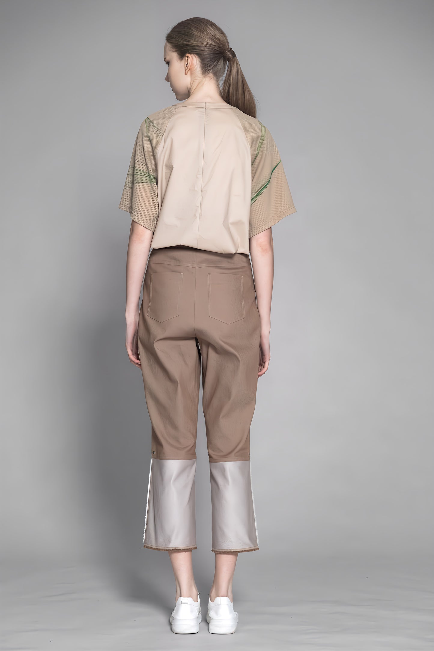 
                  
                    BROWN/BLUE DENIM STATEMENT CROPPED PANTS
                  
                