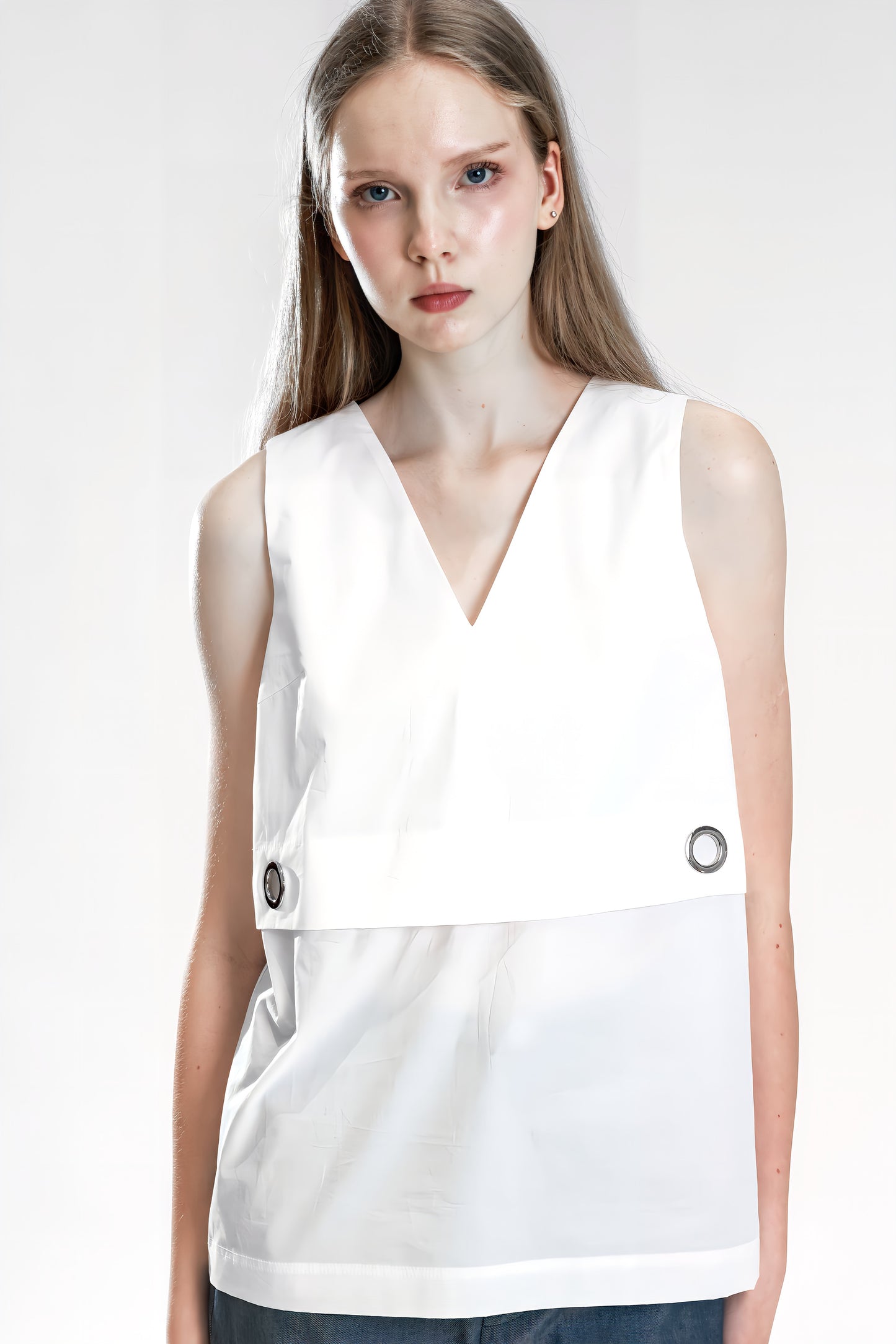 
                  
                    WHITE/KHAKI V-NECK TANK LONG TOP
                  
                