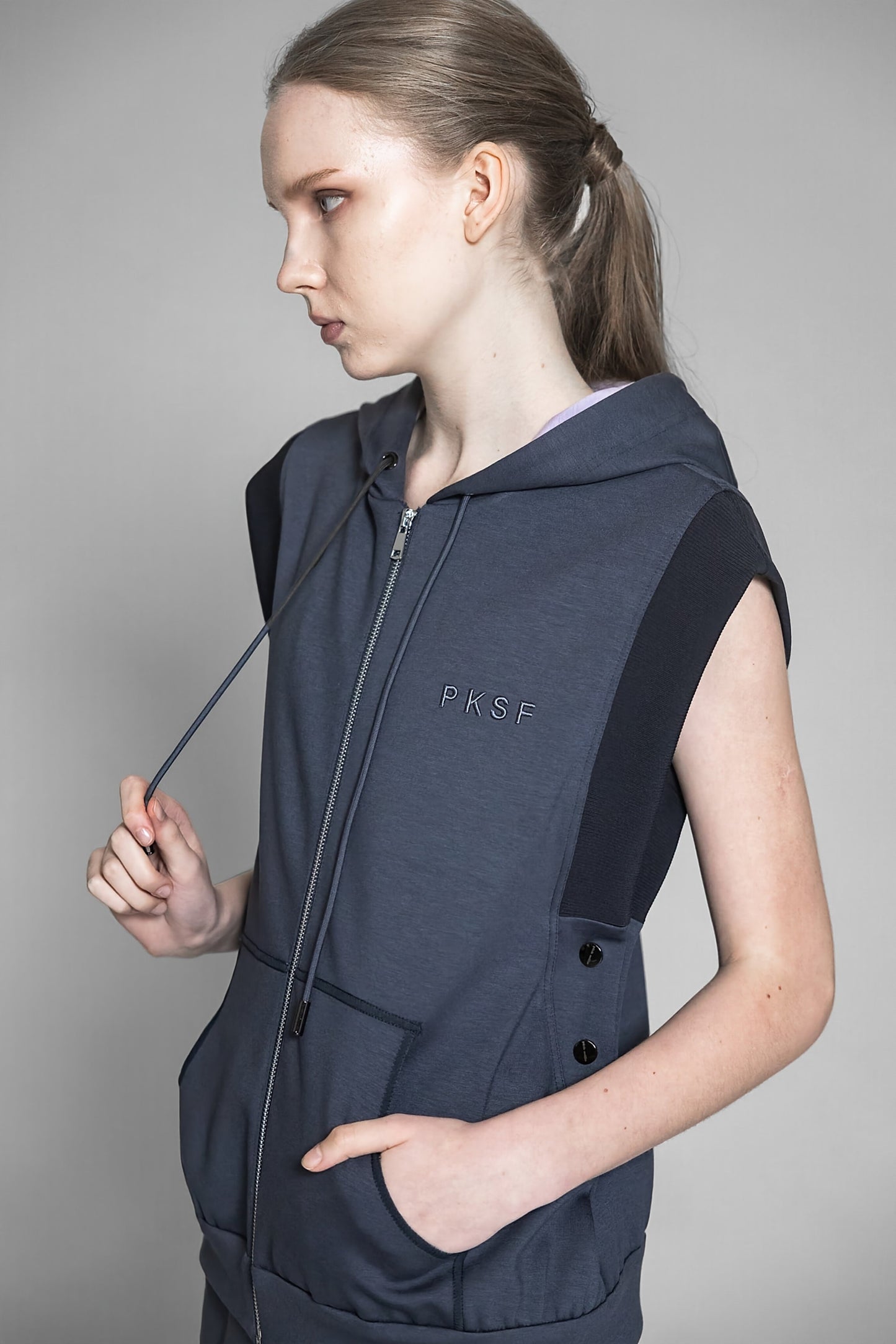 
                  
                    DARK GRAY SPACE COTTON HOODED VEST
                  
                