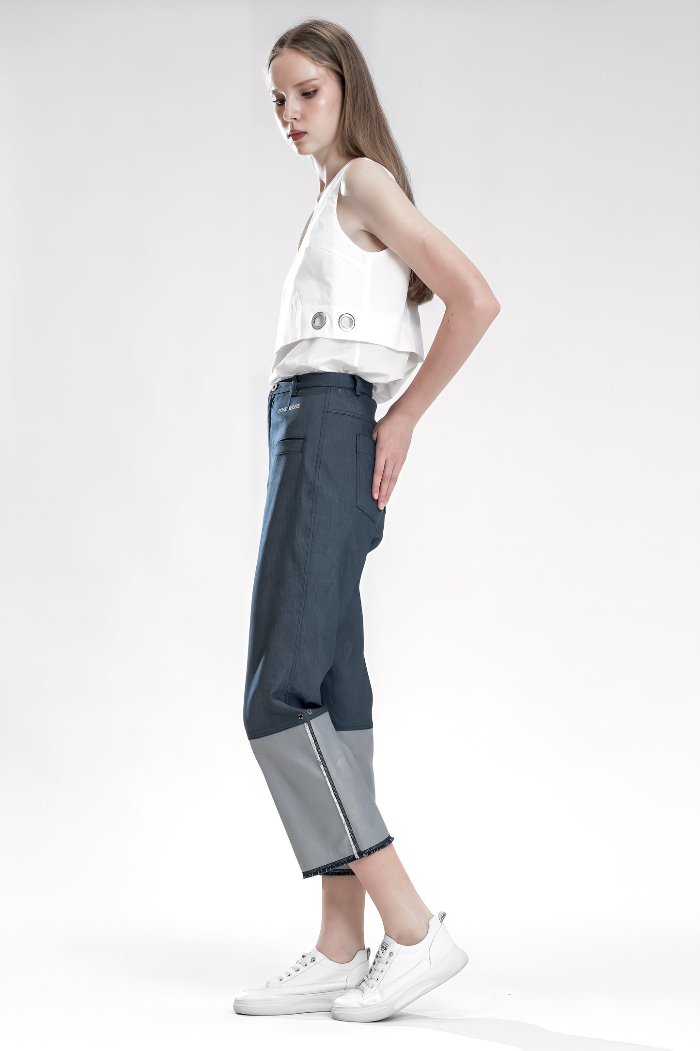 
                  
                    BROWN/BLUE DENIM STATEMENT CROPPED PANTS
                  
                
