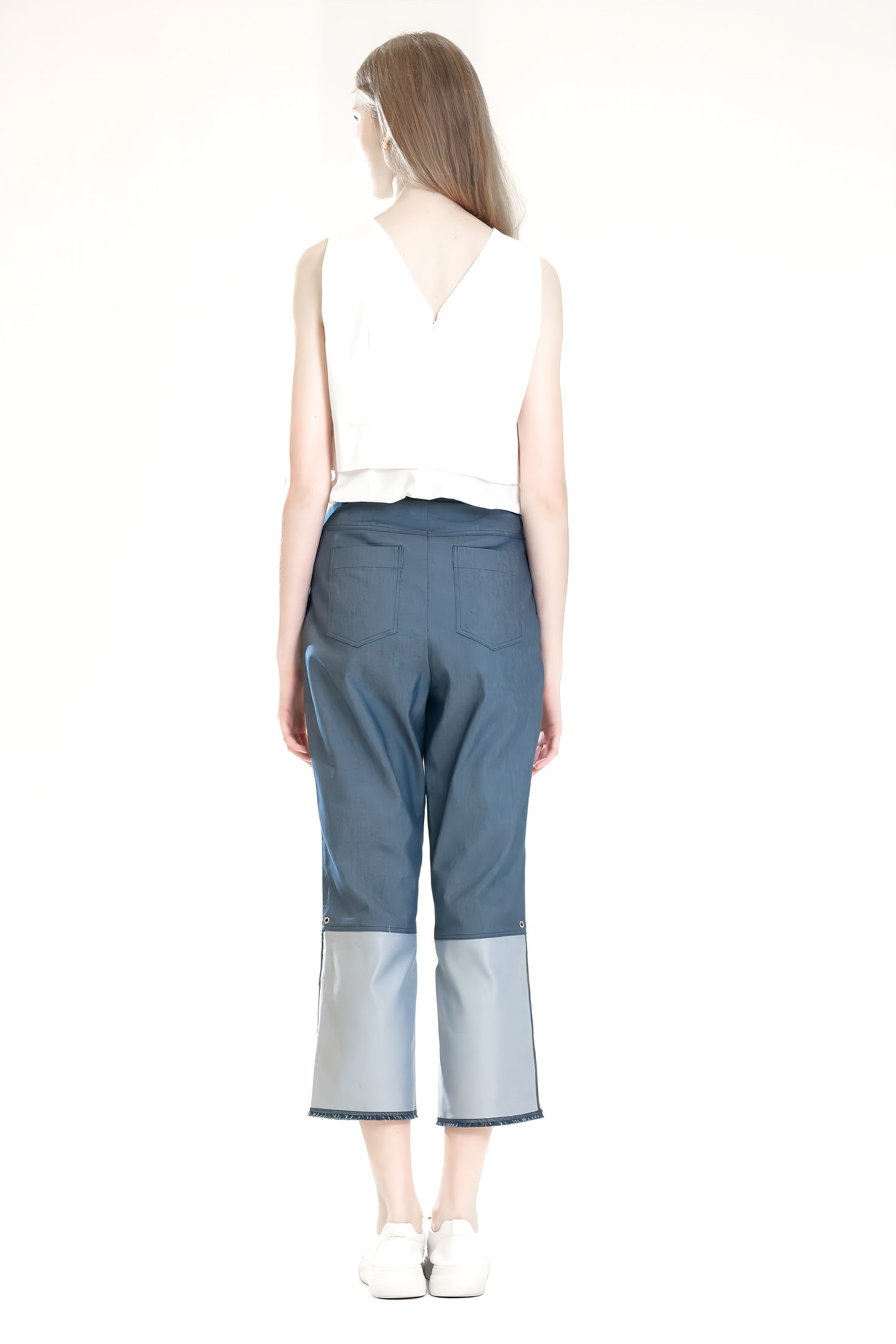 
                  
                    BROWN/BLUE DENIM STATEMENT CROPPED PANTS
                  
                