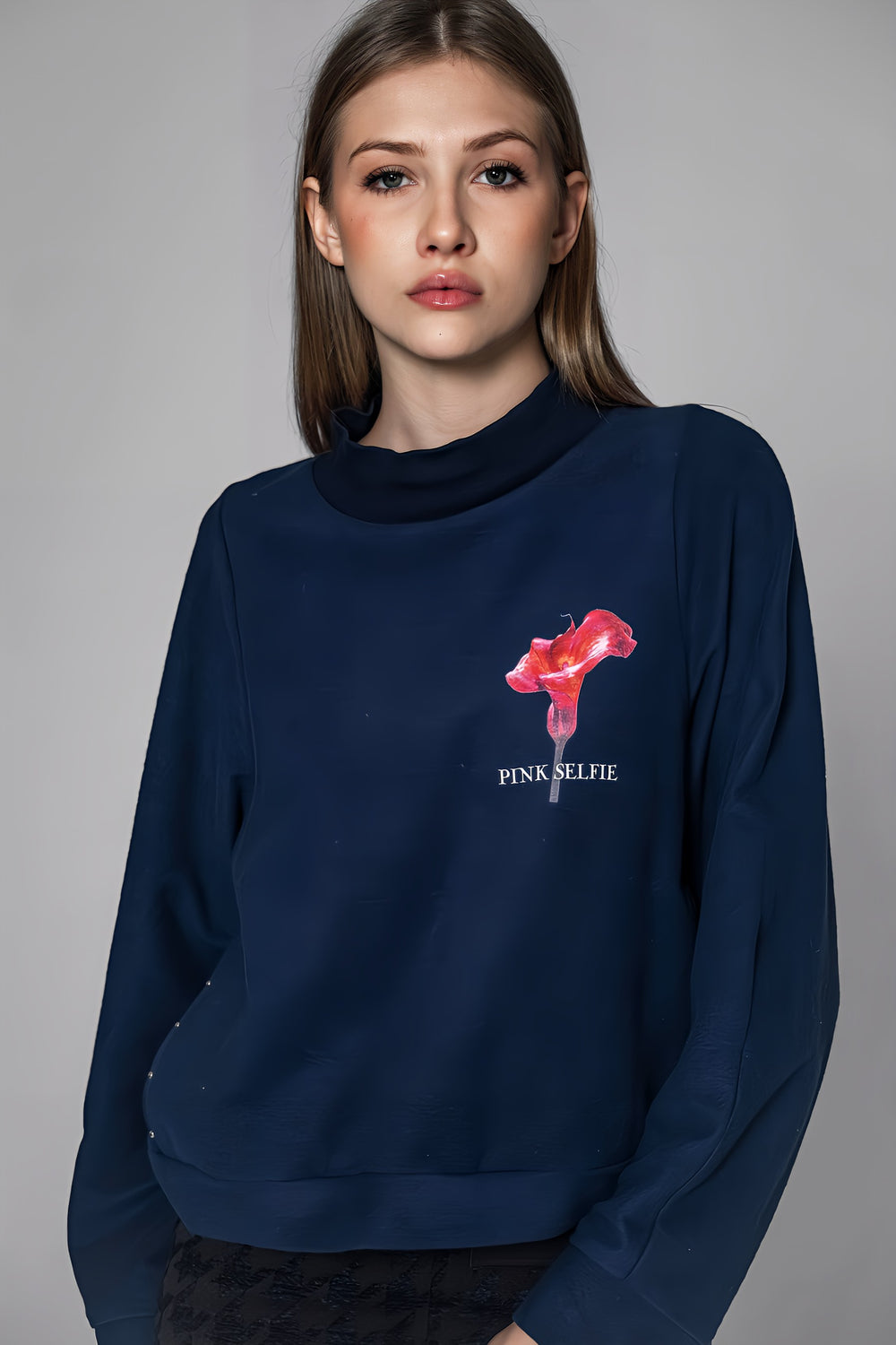 DARK BLUE FLAME LILY PRINT LONG-SLEEVE SWEATSHIRT