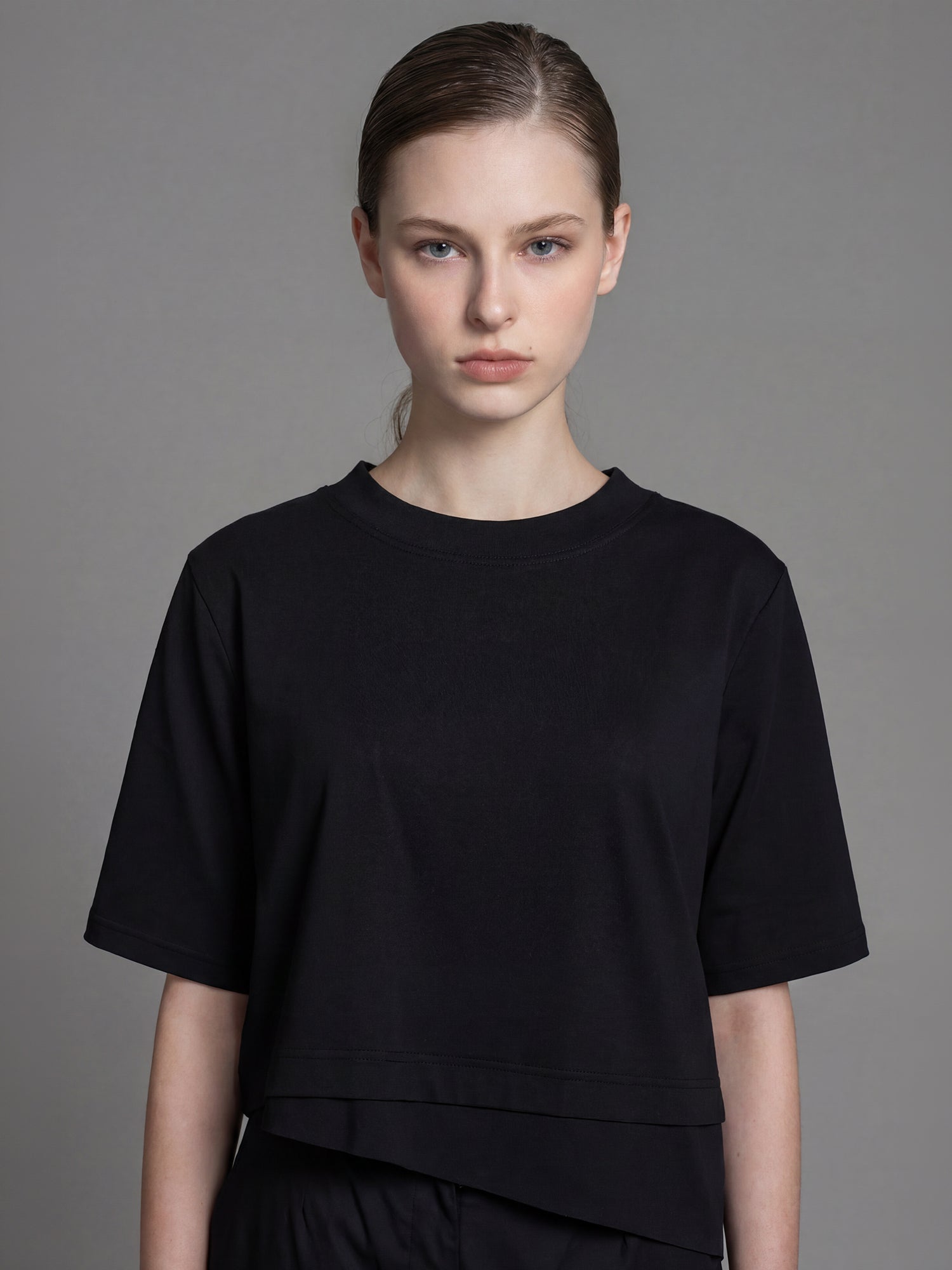 CLASSIC BLACK/STARLIGHT WHITE LINEN SHEER EMBROIDERED CROPPED T-SHIRT