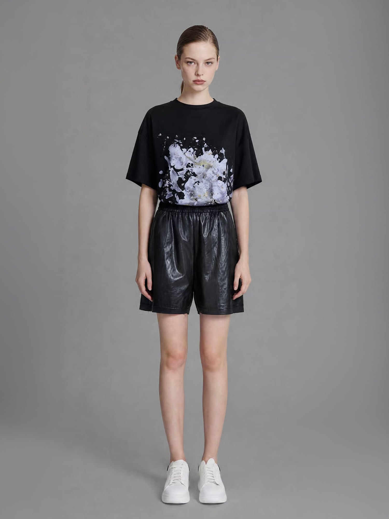 CLASSIC BLACK / ICE BLUE BROKEN FLOWER PRINT T-SHIRT