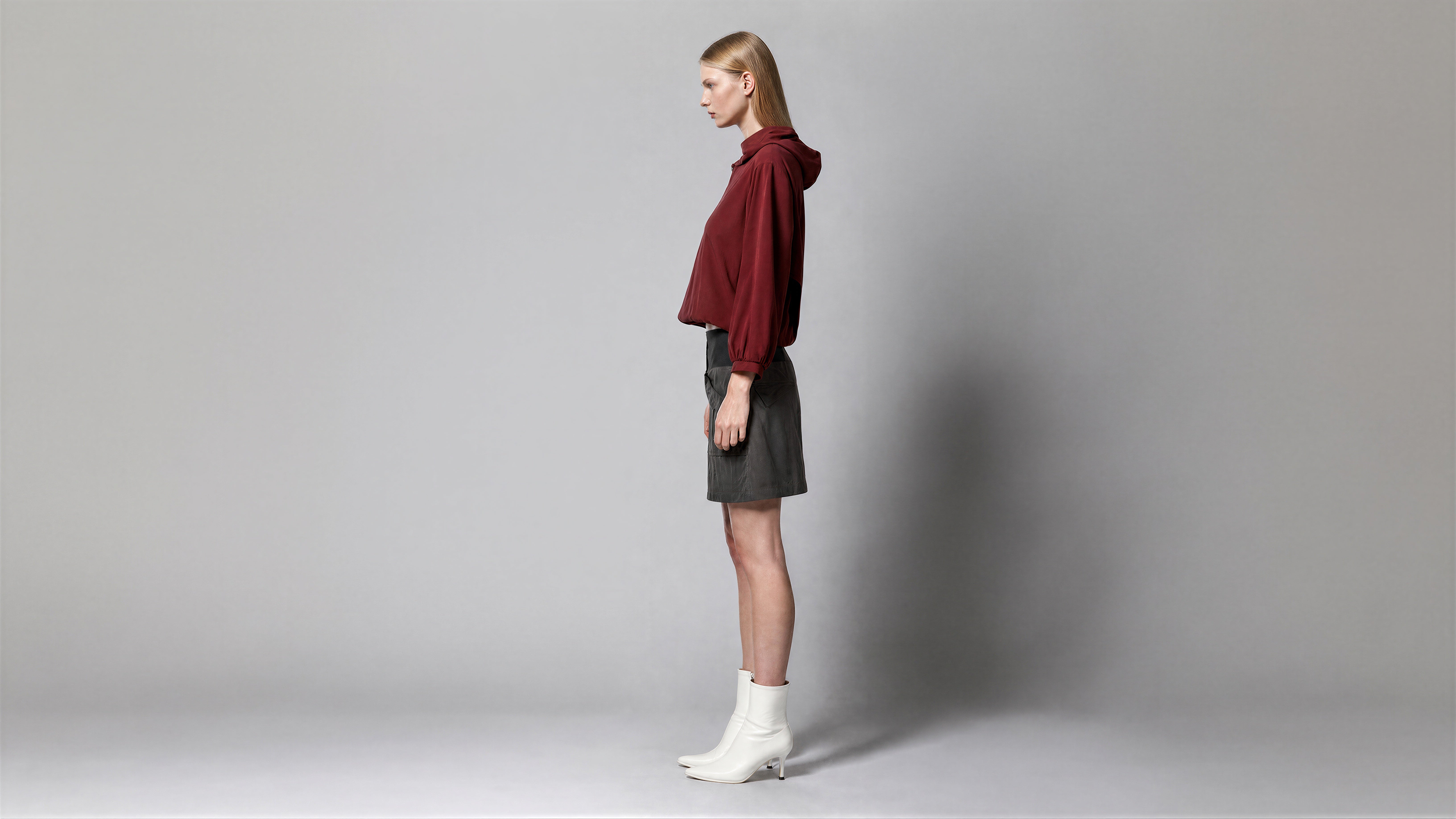 MIDNIGHT NAVY / DEEP BRICK RED RIBBED T-SHIRT