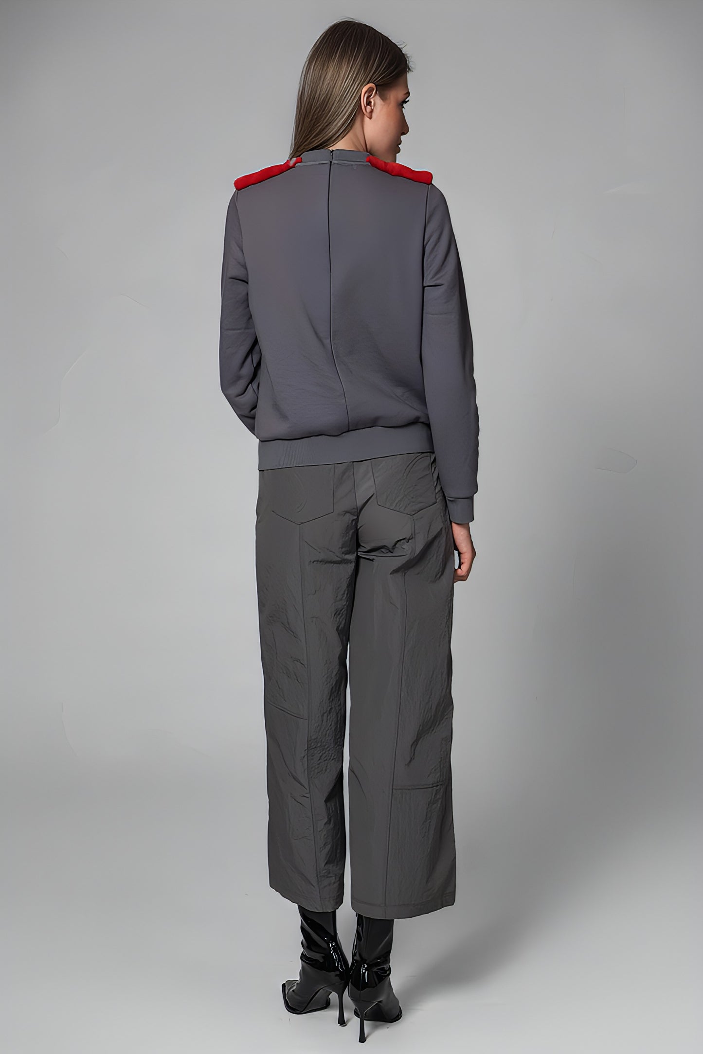 
                  
                    GRAY/PINK RABBIT HAIR PATCH LONG-SLEEVE TEE
                  
                