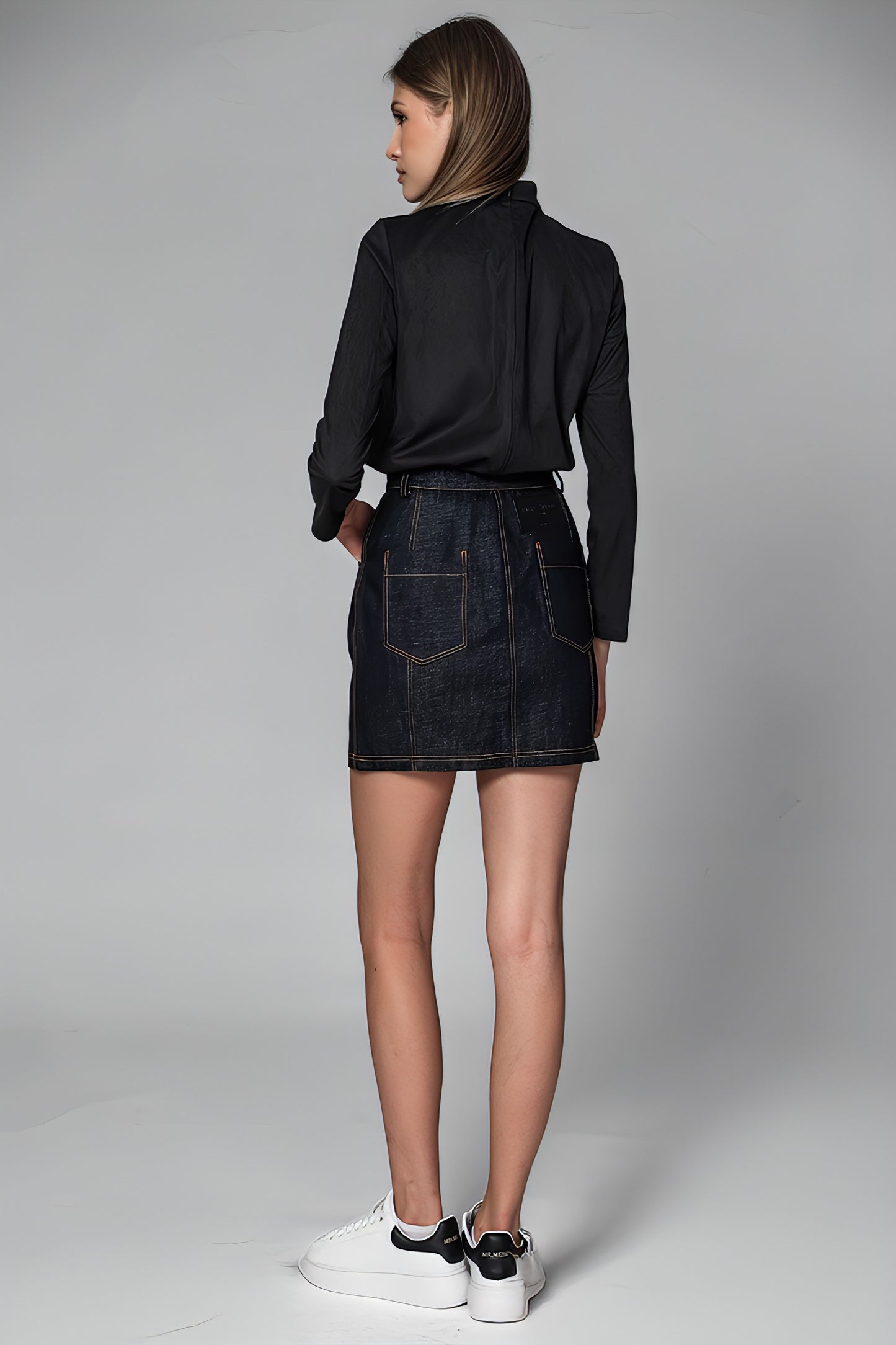 
                  
                    DARK BLUE CROPPED DENIM SKIRT
                  
                