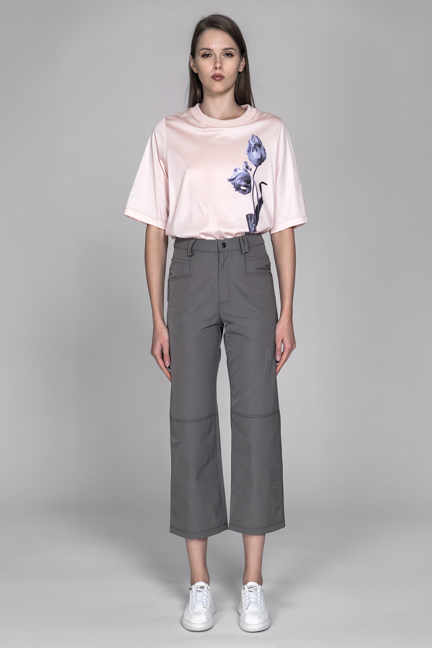 
                  
                    WHITE/PINK/BLACK FLORAL LOGO LONG T-SHIRT
                  
                