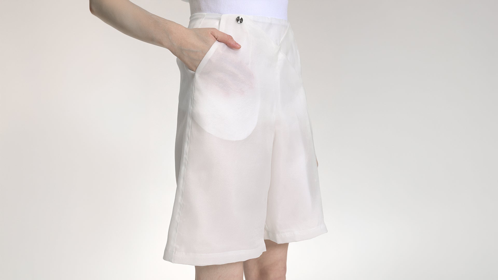 WHITE PLEATED WIDE-LEG CULOTTES