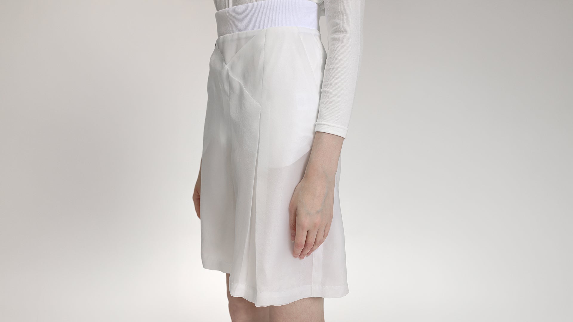 WHITE PLEATED WIDE-LEG CULOTTES