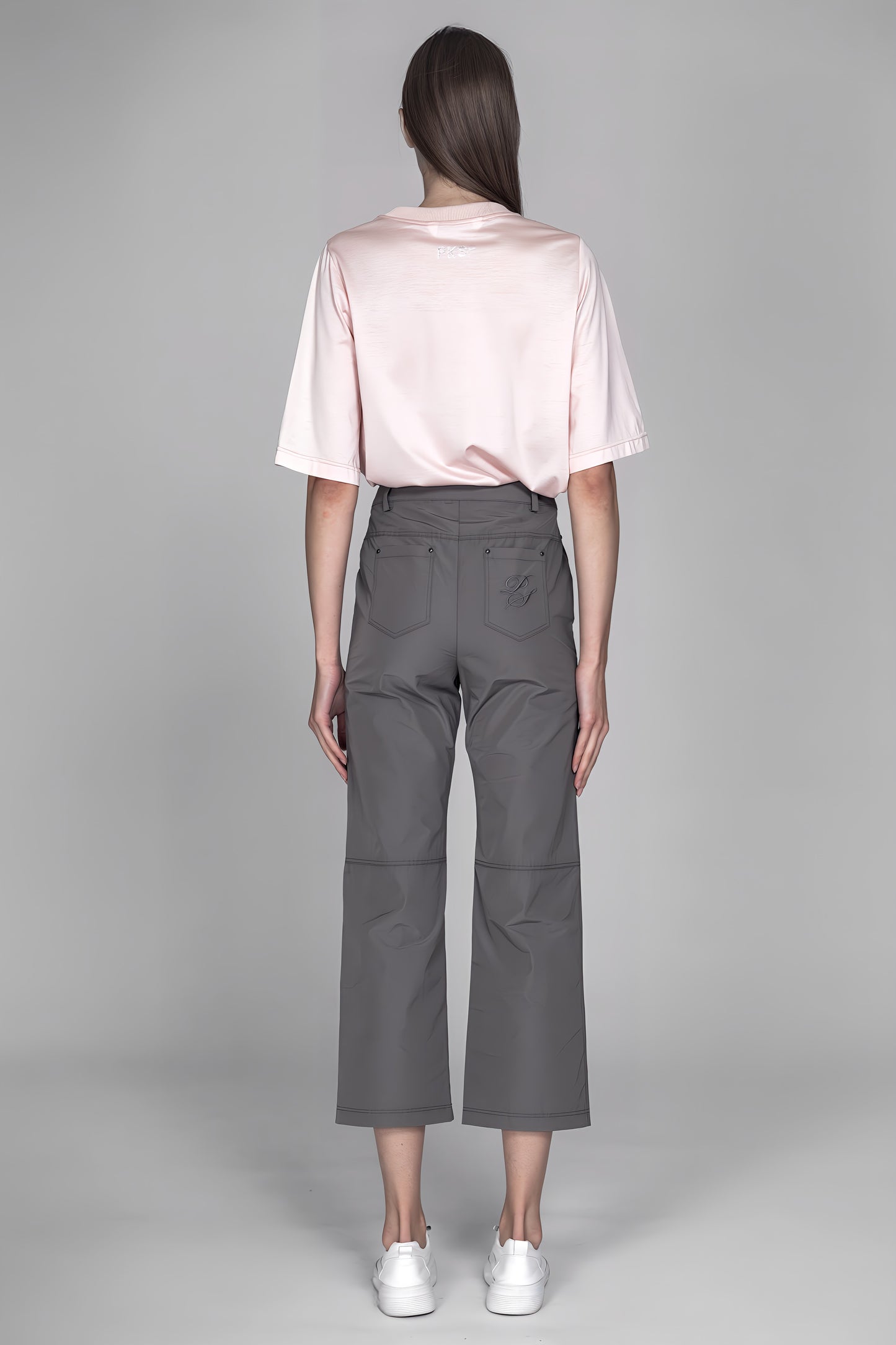 
                  
                    WHITE/PINK/BLACK FLORAL LOGO LONG T-SHIRT
                  
                