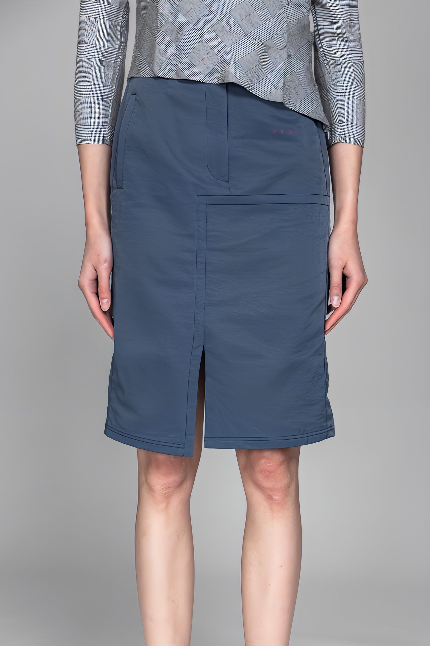 
                  
                    DARK RED / BLUE GRAY TRENCH PATCHWORK ASYMMETRICAL MID-LENGTH SKIRT
                  
                