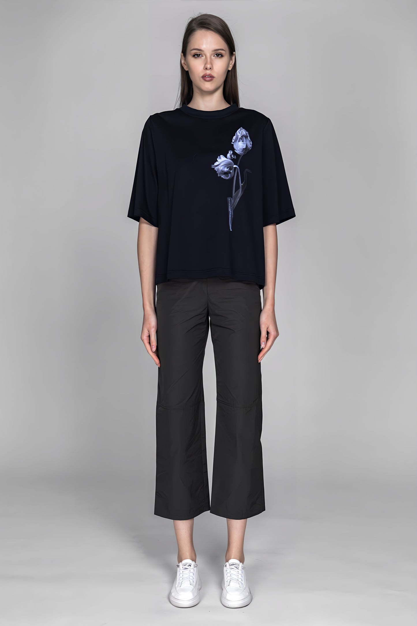 
                  
                    WHITE/PINK/BLACK FLORAL LOGO LONG T-SHIRT
                  
                