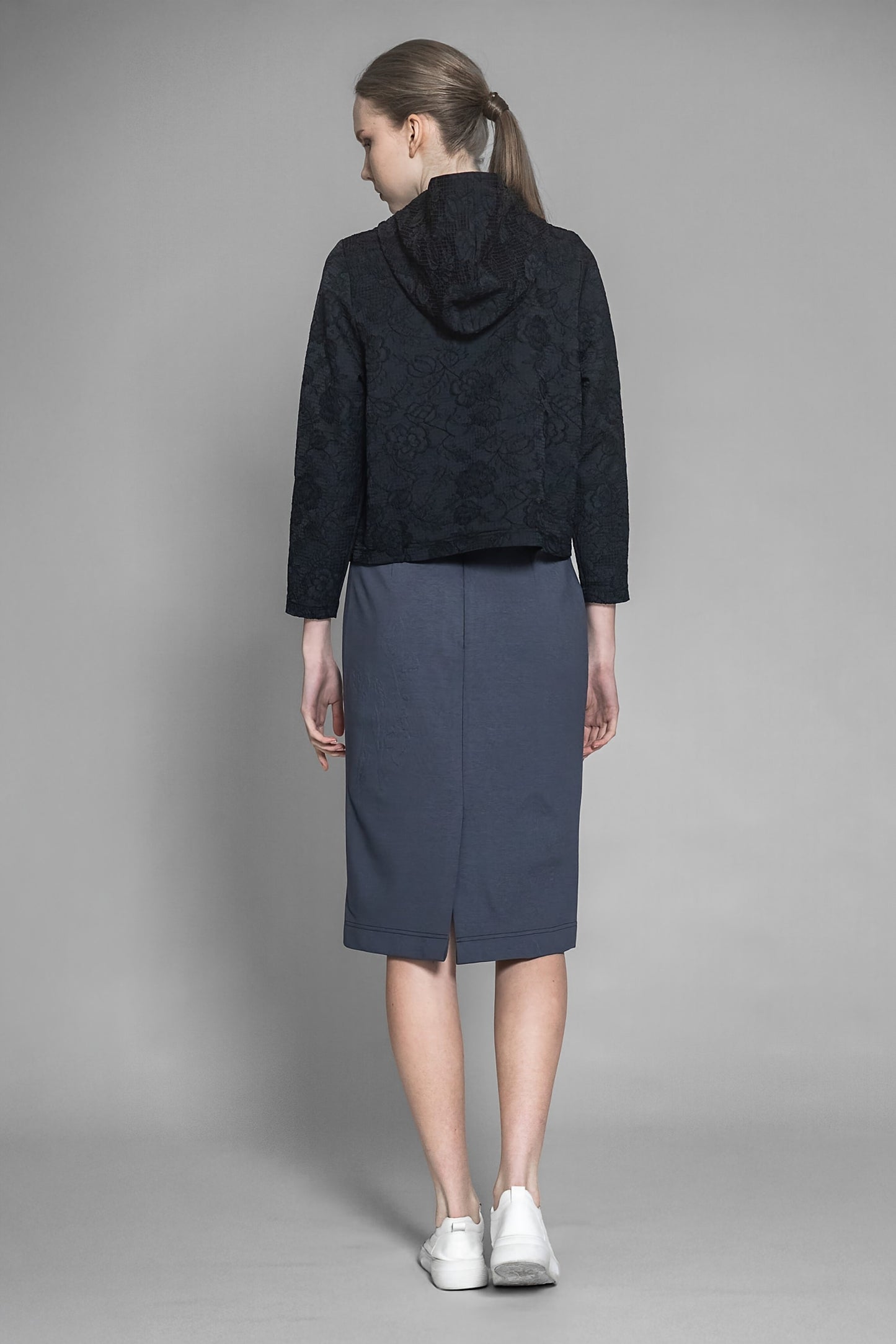 
                  
                    BLACK JACQUARD HOODIE / OFF-WHITE CRINKLED COTTON HOODIE
                  
                