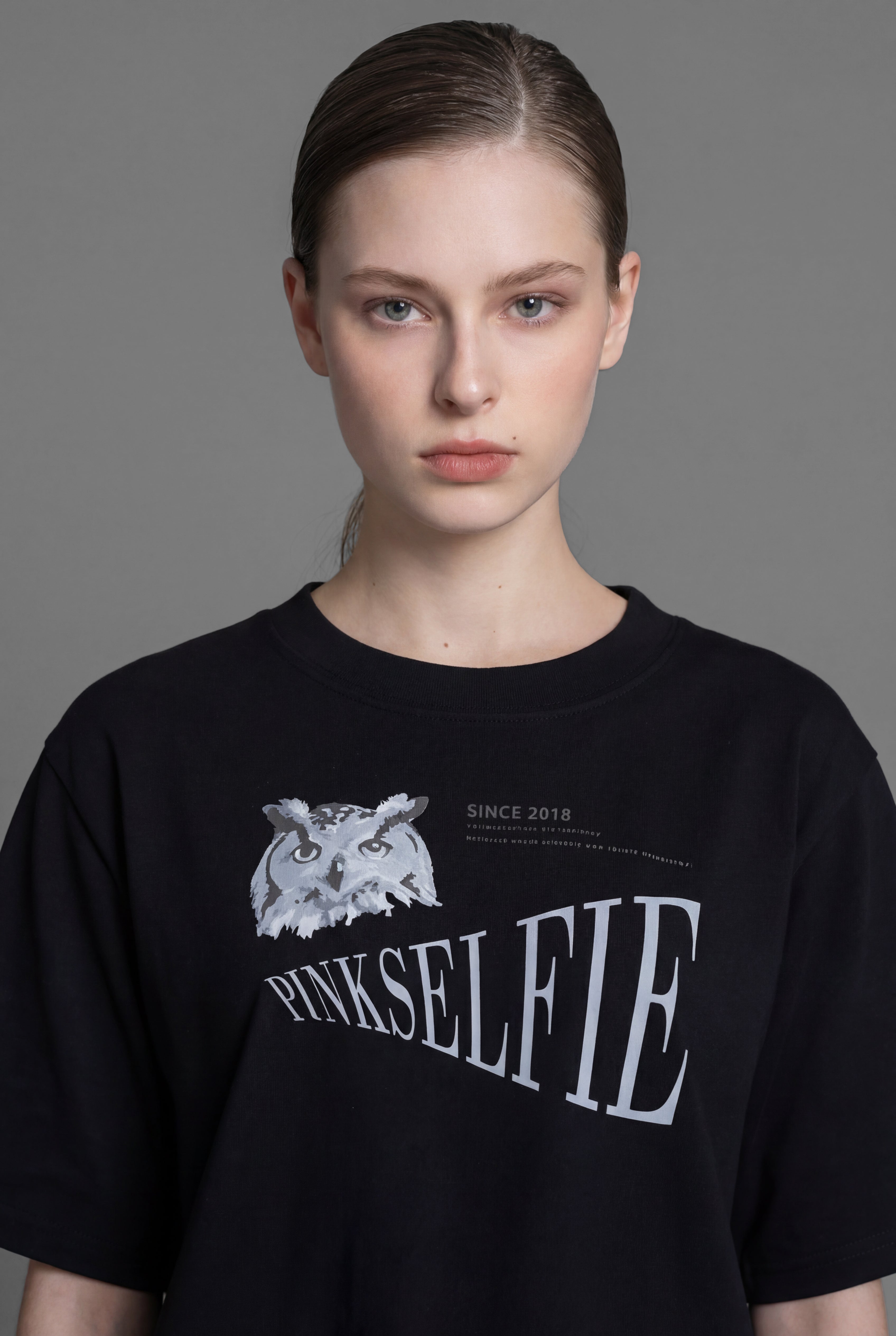 CLASSIC BLACK / STARRY WHITE OWL PRINT CROPPED T-SHIRT