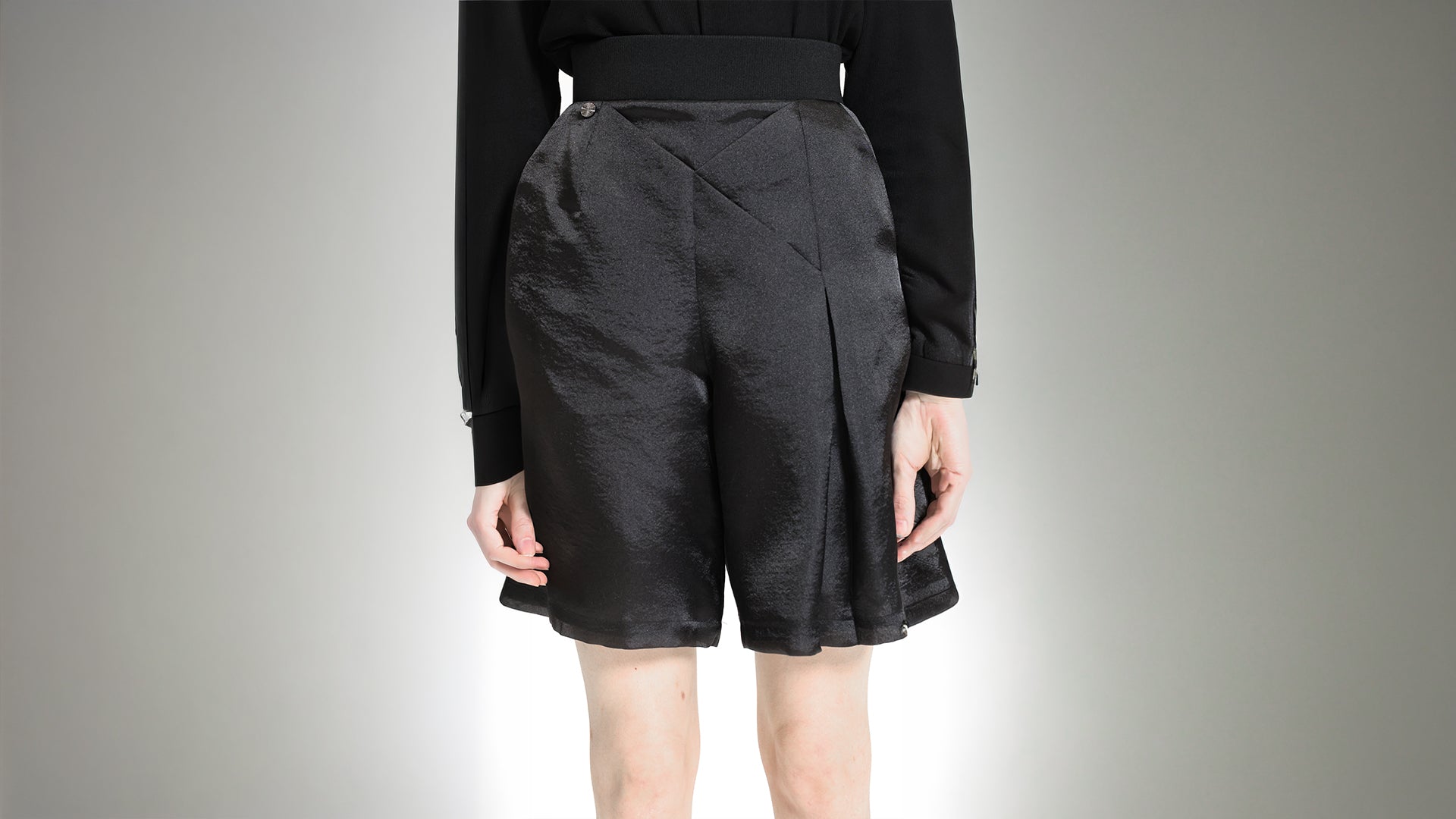 WHITE PLEATED WIDE-LEG CULOTTES