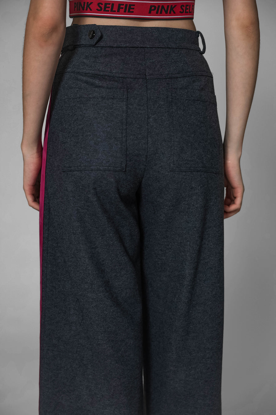 
                  
                    GRAY/BLACK WIDE-LEG WOOL PANTS
                  
                