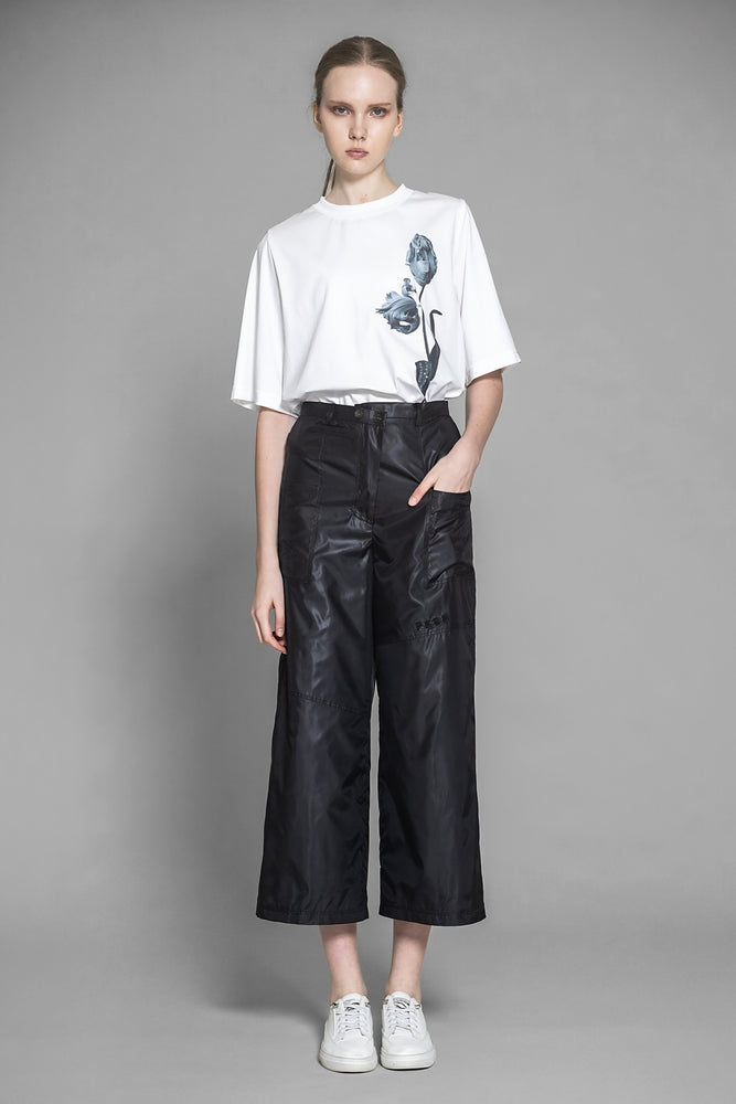 
                  
                    WHITE/PINK/BLACK FLORAL LOGO LONG T-SHIRT
                  
                