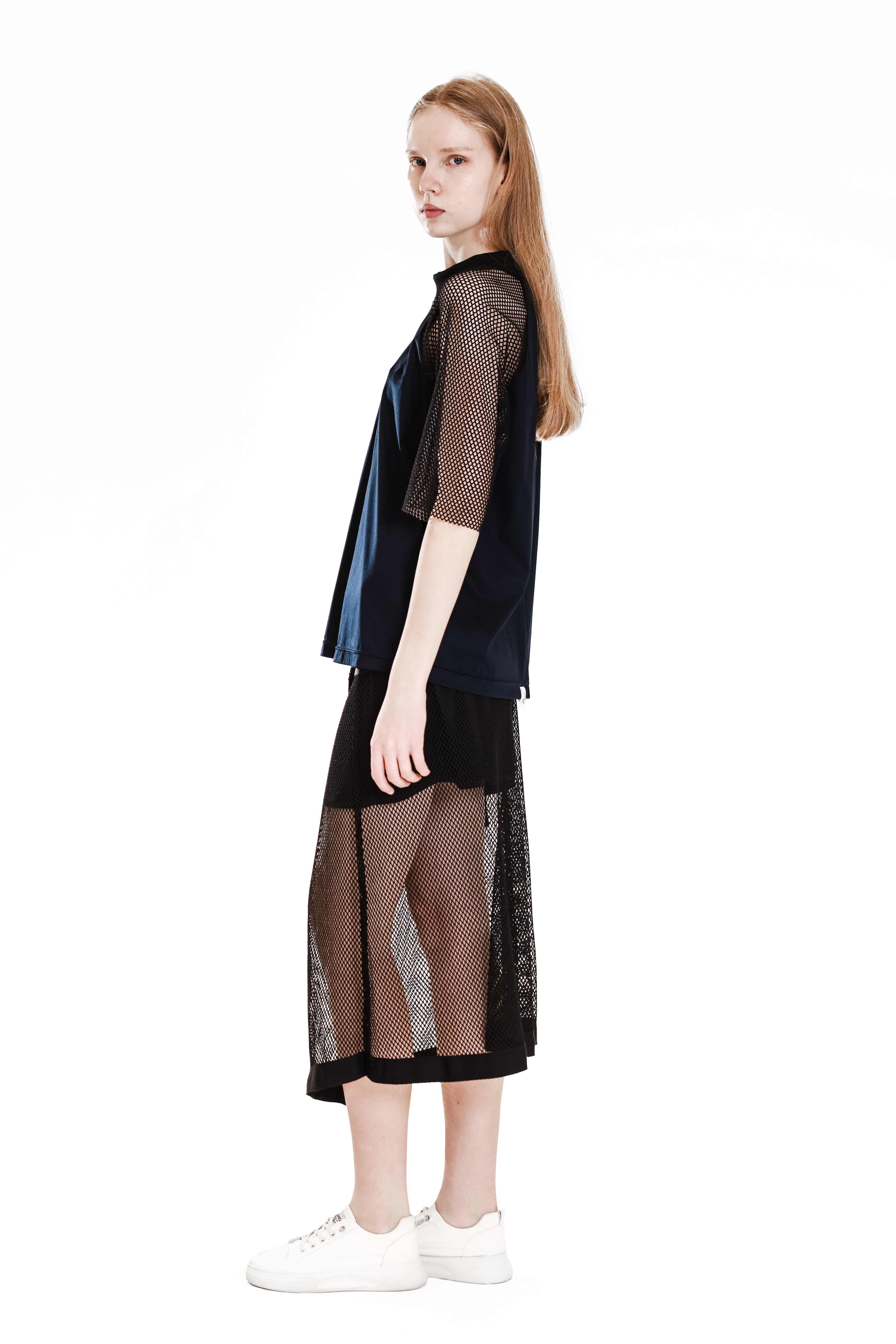WHITE/BLACK COTTON PANEL MESH THREE-QUARTER SLEEVE LONG T-SHIRT