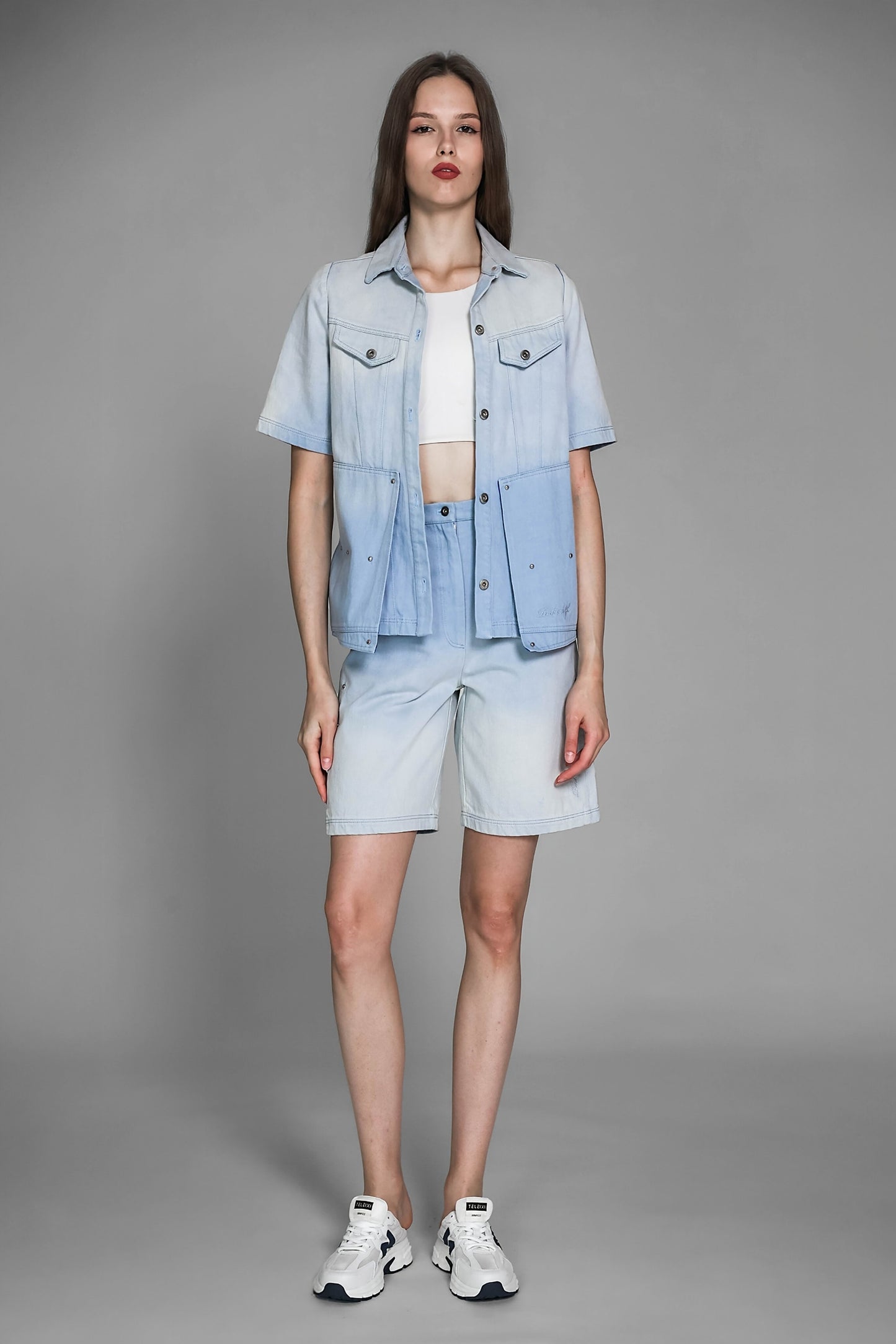 
                  
                    ICE BLUE/EXTRAORDINARY PINK THICK COTTON GRADIENT WASH DENIM JACKET
                  
                