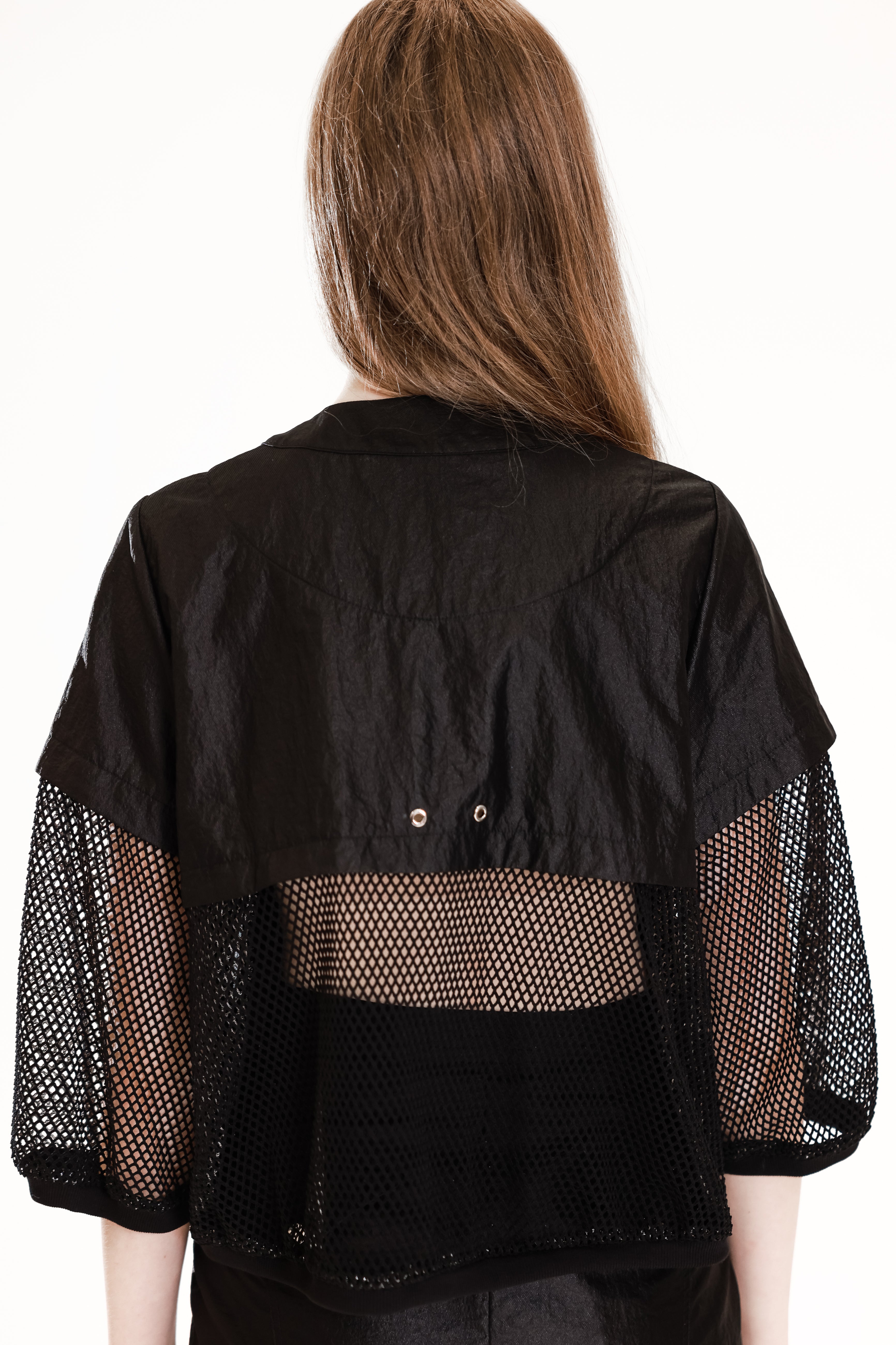 WHITE/BLACK MESH-PANEL WINDBREAKER CROPPED JACKET