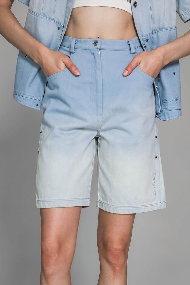 
                  
                    ICE BLUE/EXTRAORDINARY PINK THICK COTTON GRADIENT WASH DENIM BERMUDA SHORTS
                  
                