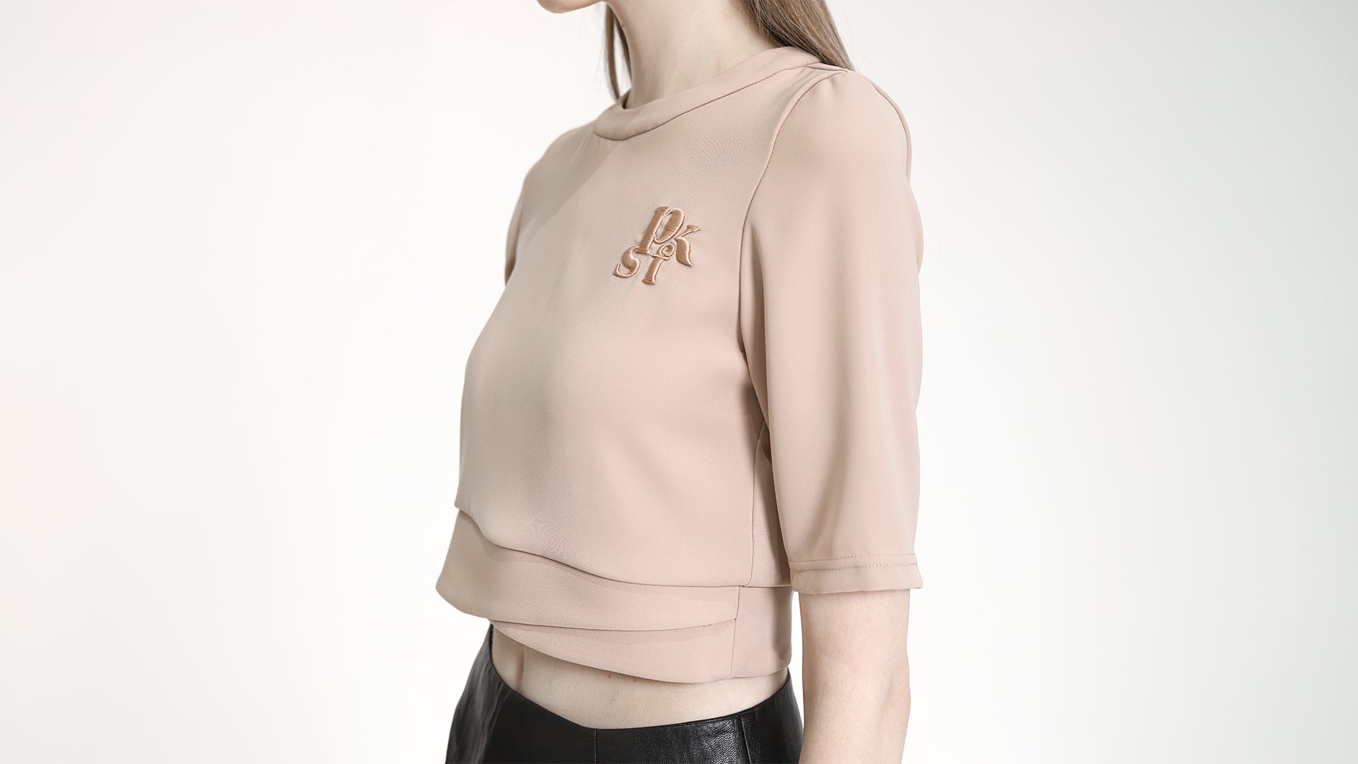 PINK EMBROIDERED CROPPED TOP