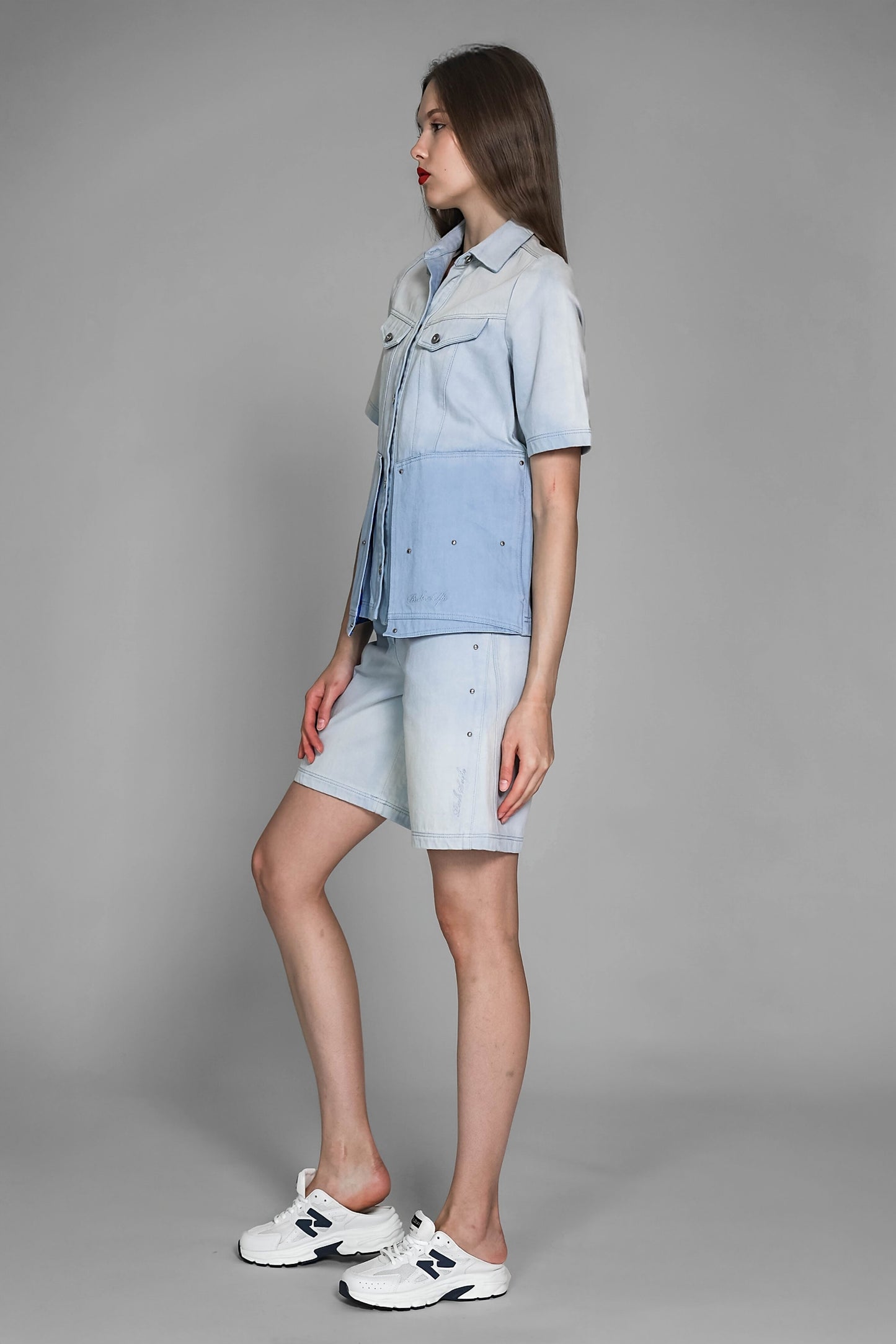 
                  
                    ICE BLUE/EXTRAORDINARY PINK THICK COTTON GRADIENT WASH DENIM JACKET
                  
                