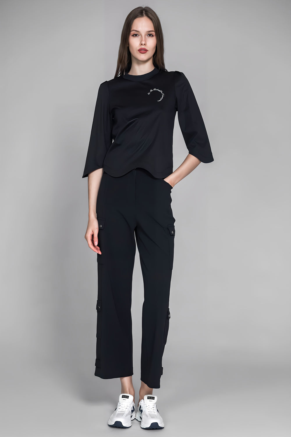 BLACK/WHITE IRREGULAR HEM T-SHIRT