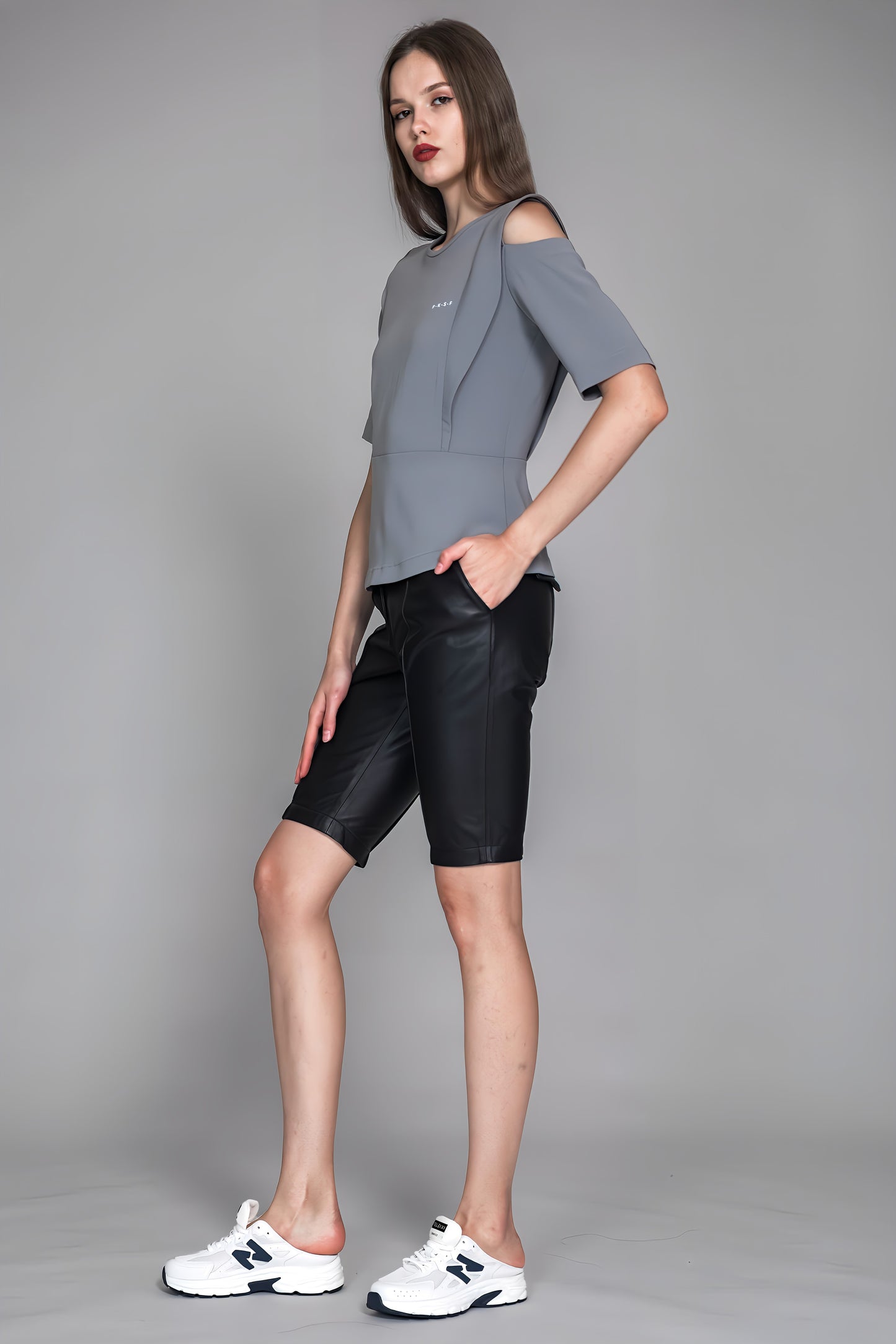 
                  
                    GLACIER GREEN/GLACIER GRAY ASYMMETRICAL LONG TOP
                  
                