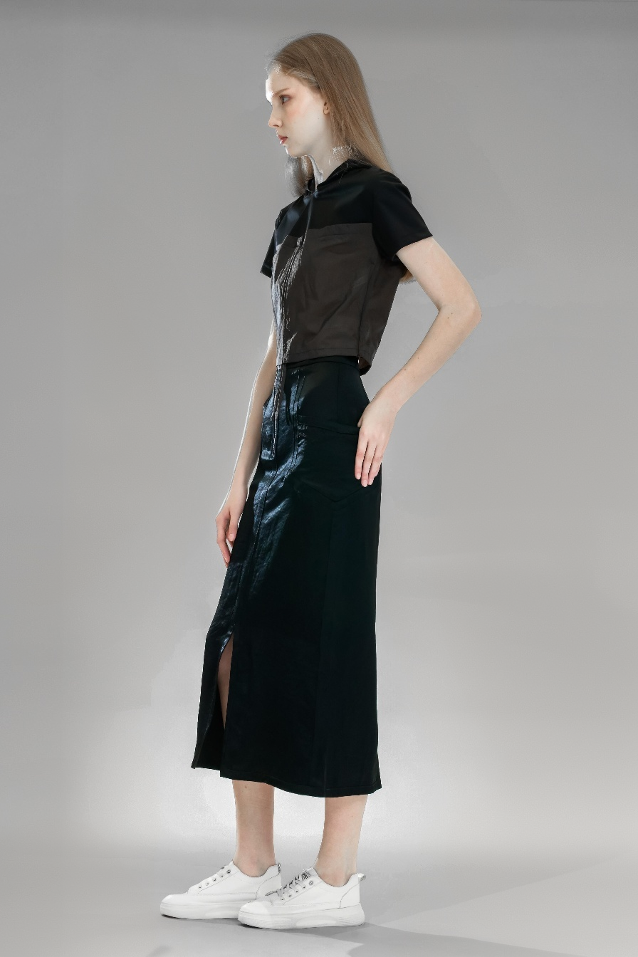
                  
                    PURPLE/BROWN TRENCH PATCHWORK BLACK COTTON HOODED CROP TOP
                  
                