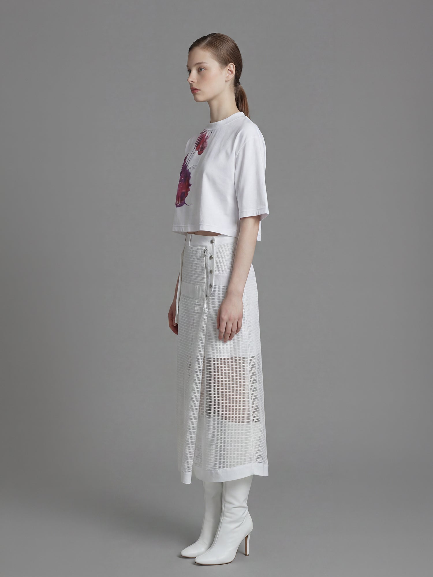 STARRY WHITE CROPPED GRADIENT PRINT T-SHIRT