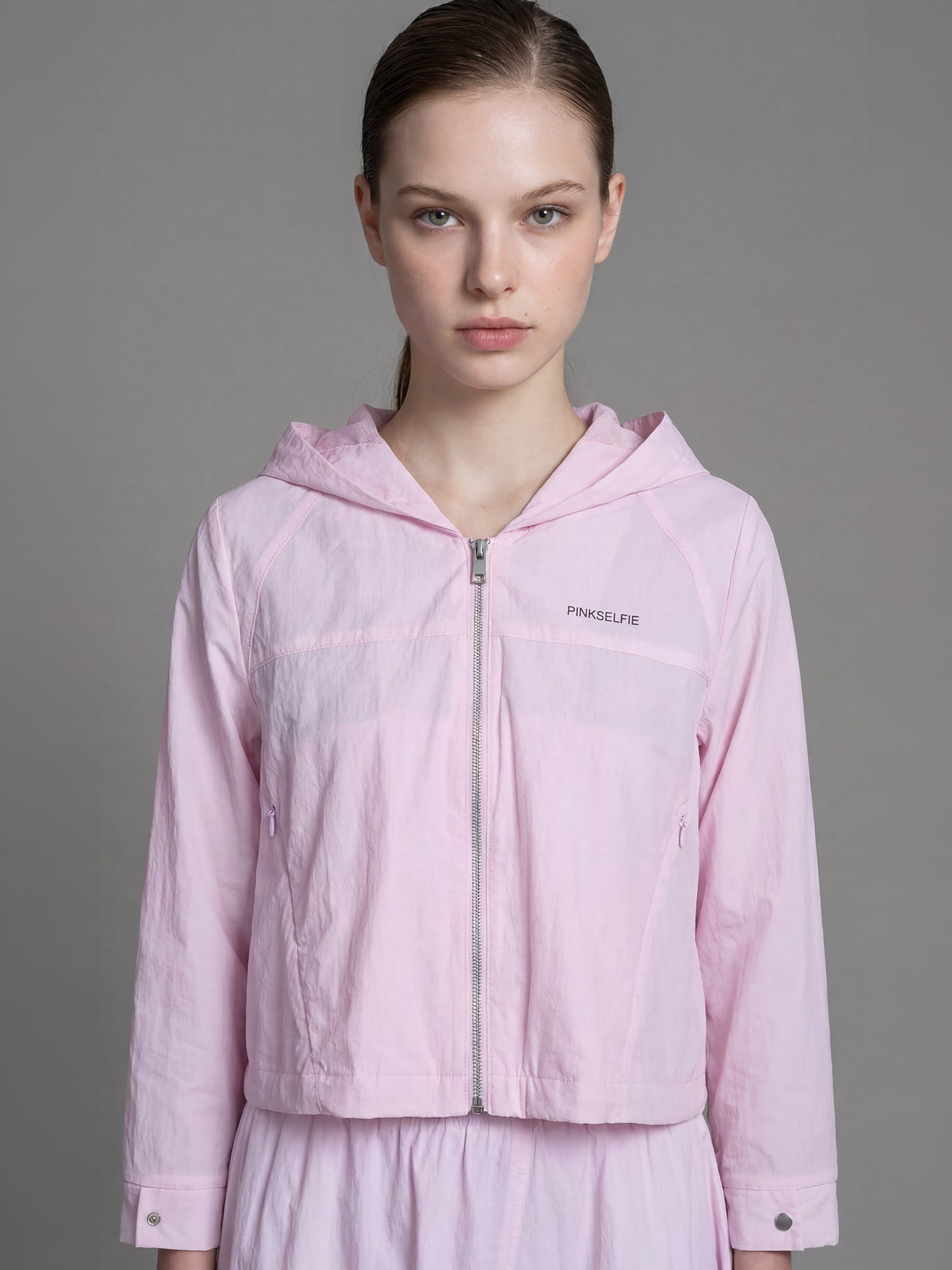 ICE BLUE / SOFT BLUSH PINK CROPPED HOODED TRENCH JACKET