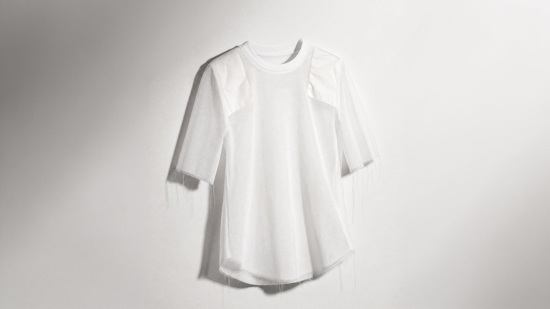 CLOUD WHITE / ULTIMATE BLACK FUTURISTIC MESH CROPPED T-SHIRT