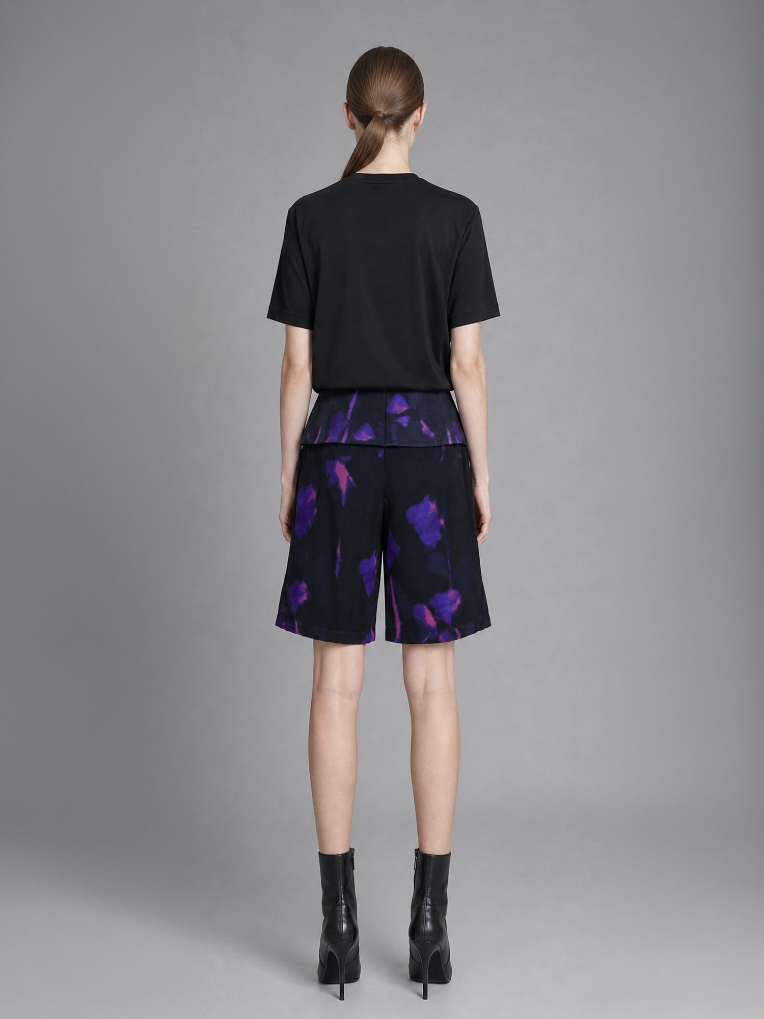 CLASSIC BLACK FLORAL PRINT SATEEN BERMUDA SHORTS