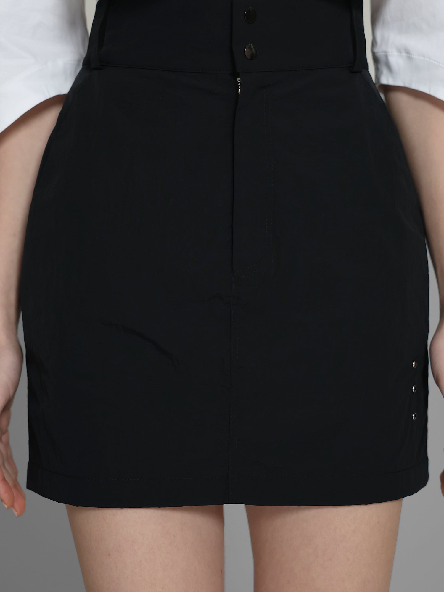 CLASSIC BLACK / STARRY WHITE TRENCH-STYLE STATEMENT MINI SKIRT