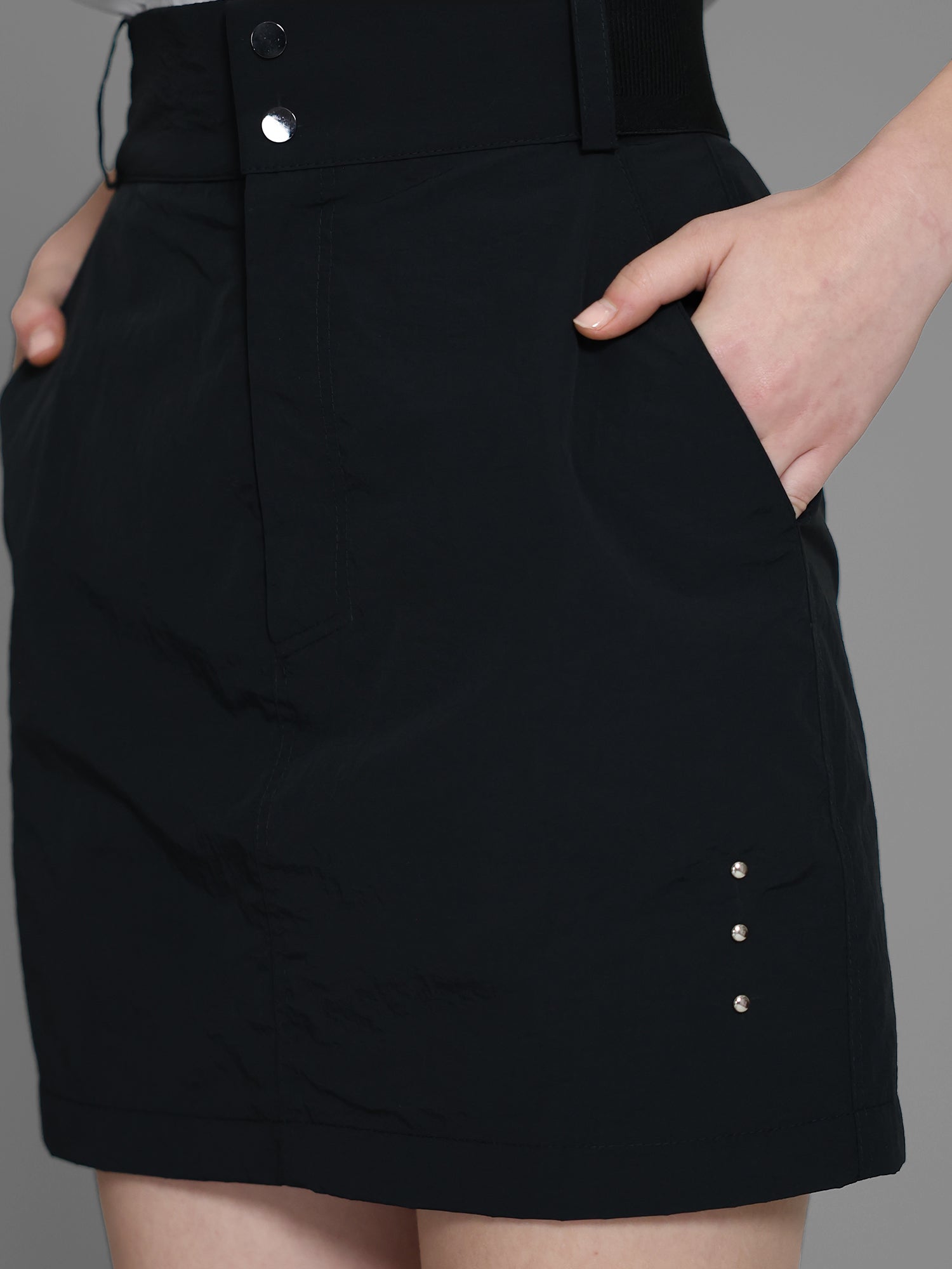 CLASSIC BLACK / STARRY WHITE TRENCH-STYLE STATEMENT MINI SKIRT